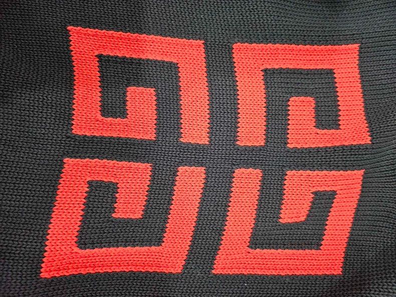 Givenchy Givenchy Logo pattern round neck loose fit long sleeve swe Size US L / EU 52-54 / 3 - 4 Thumbnail