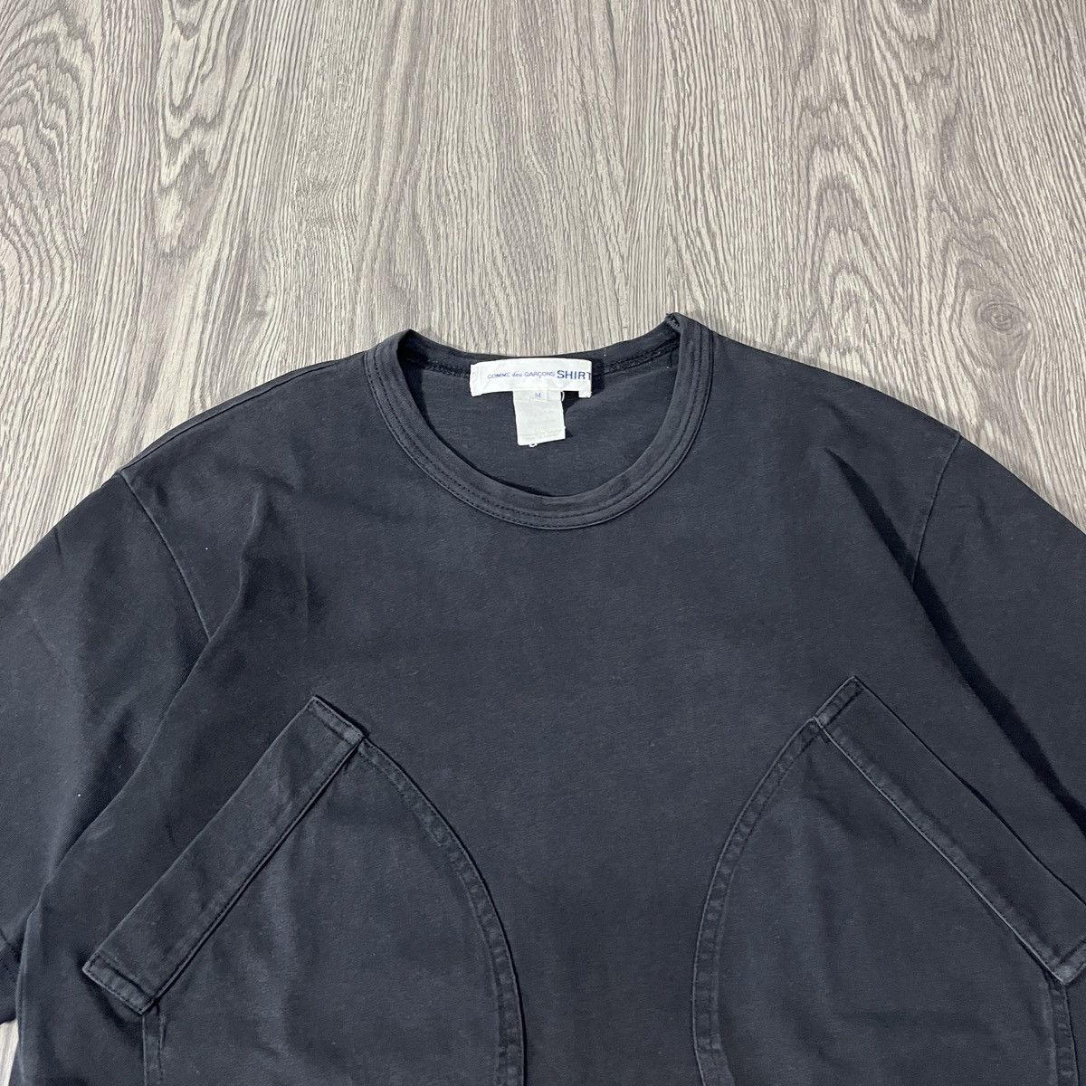 Comme des Garcons SHIRT 2000s Comme Des Garcons Shirt Gloves Pocket T-shirt Size US M / EU 48-50 / 2 - 4 Thumbnail