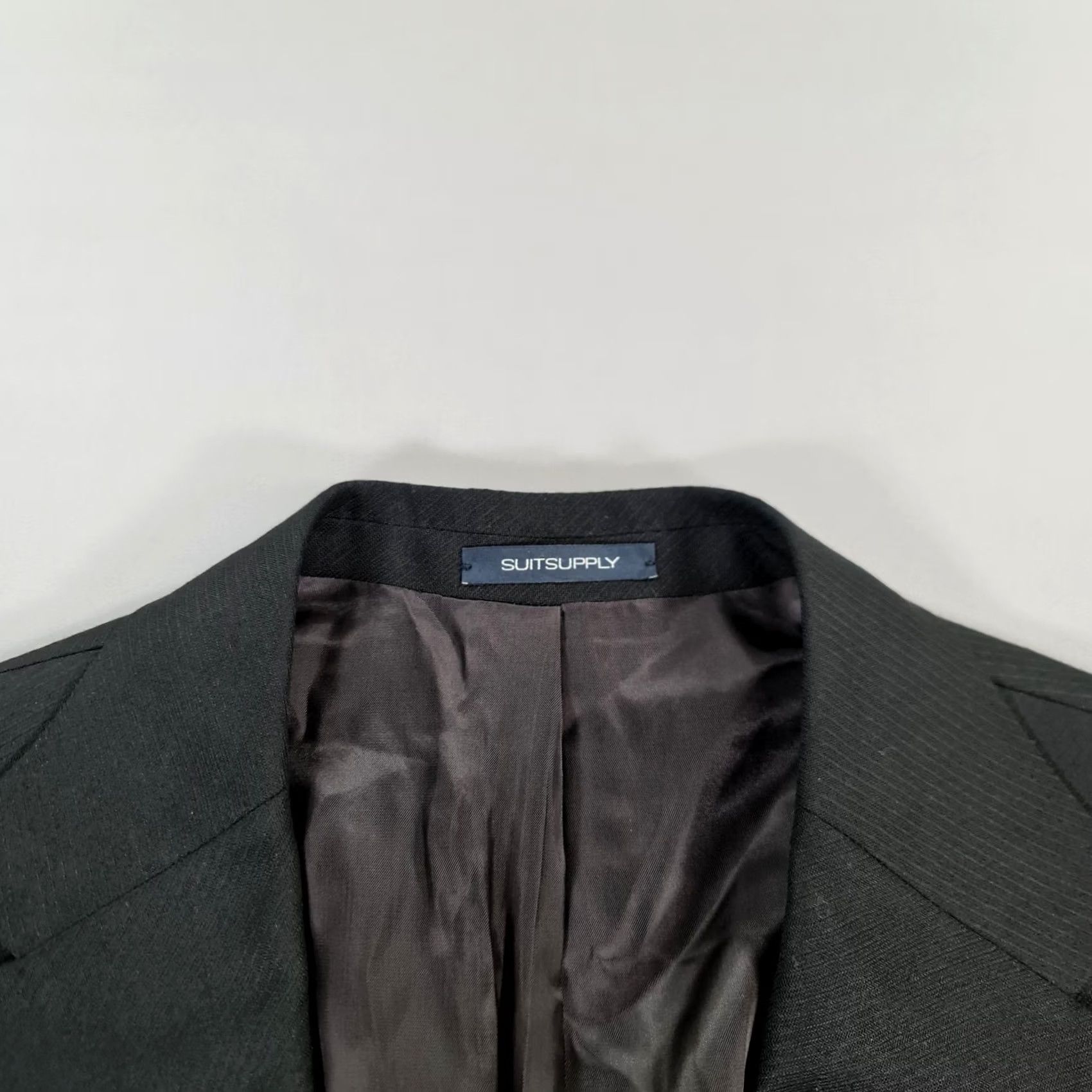 Suitsupply Suitsupply Mens Suit Jacket Black 52 R Wool Blazer Striped Diagonal Notch Lapel Slim 2-Button Single-Breasted Front Flat VINTAGE? Size 52R - 2 Thumbnail