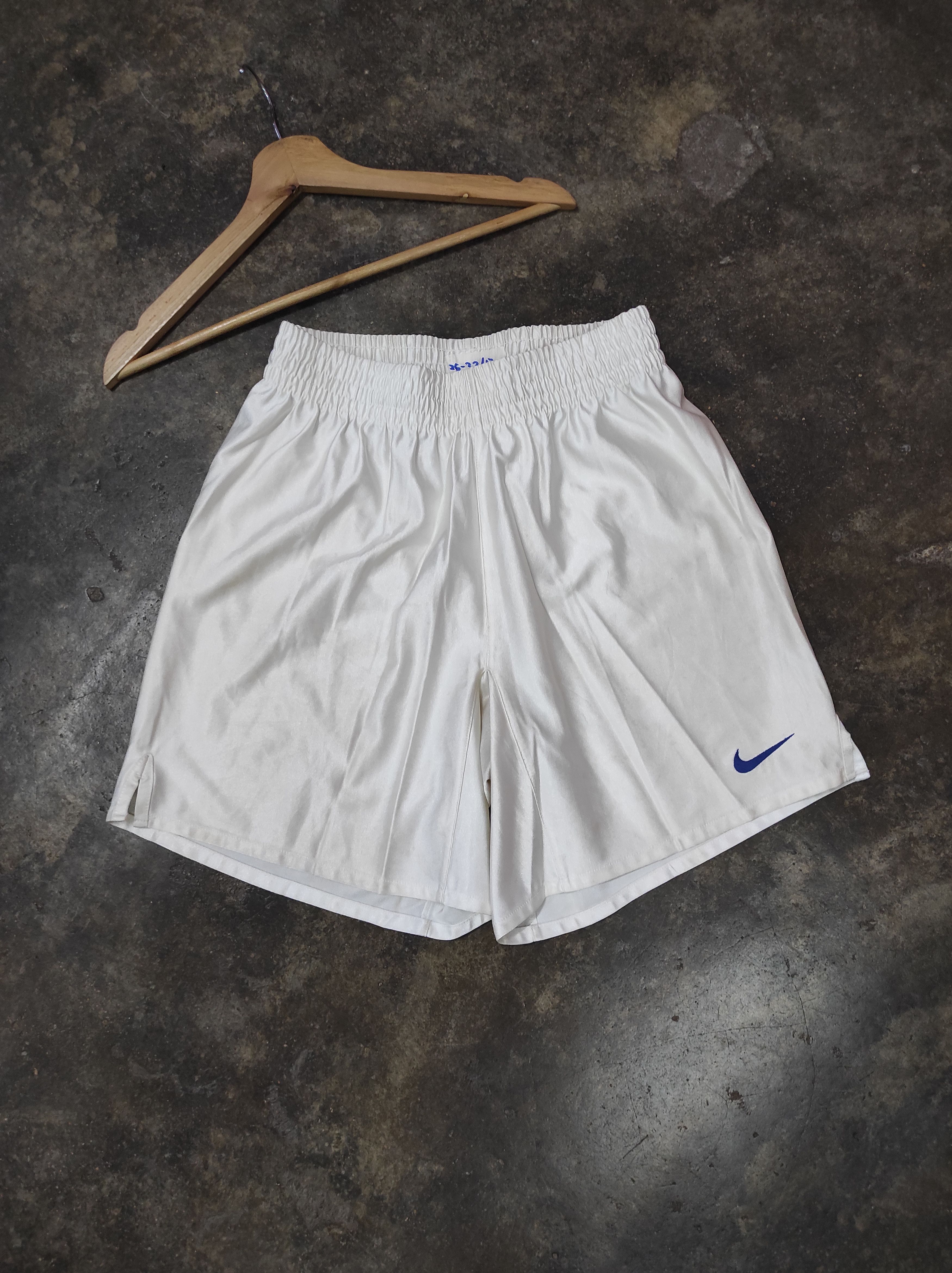 Nike × Vintage NIKE SMALL SMOOSH EMBROIDERY VTG 90'S SHORT PANTS Size US 30 / EU 46 - 1 Thumbnail