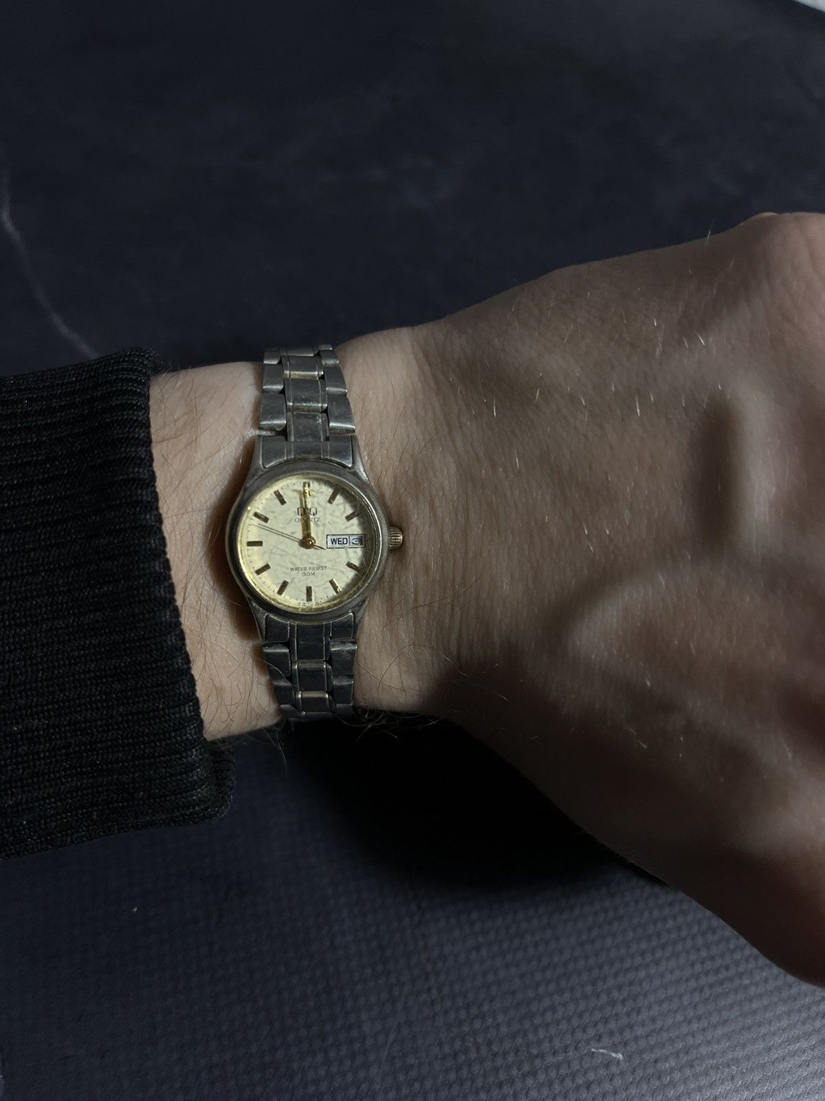 Run The Jewels Vintage Q&Q Quartz Watch | Day-Date | Japanese Brand Size ONE SIZE - 3 Thumbnail