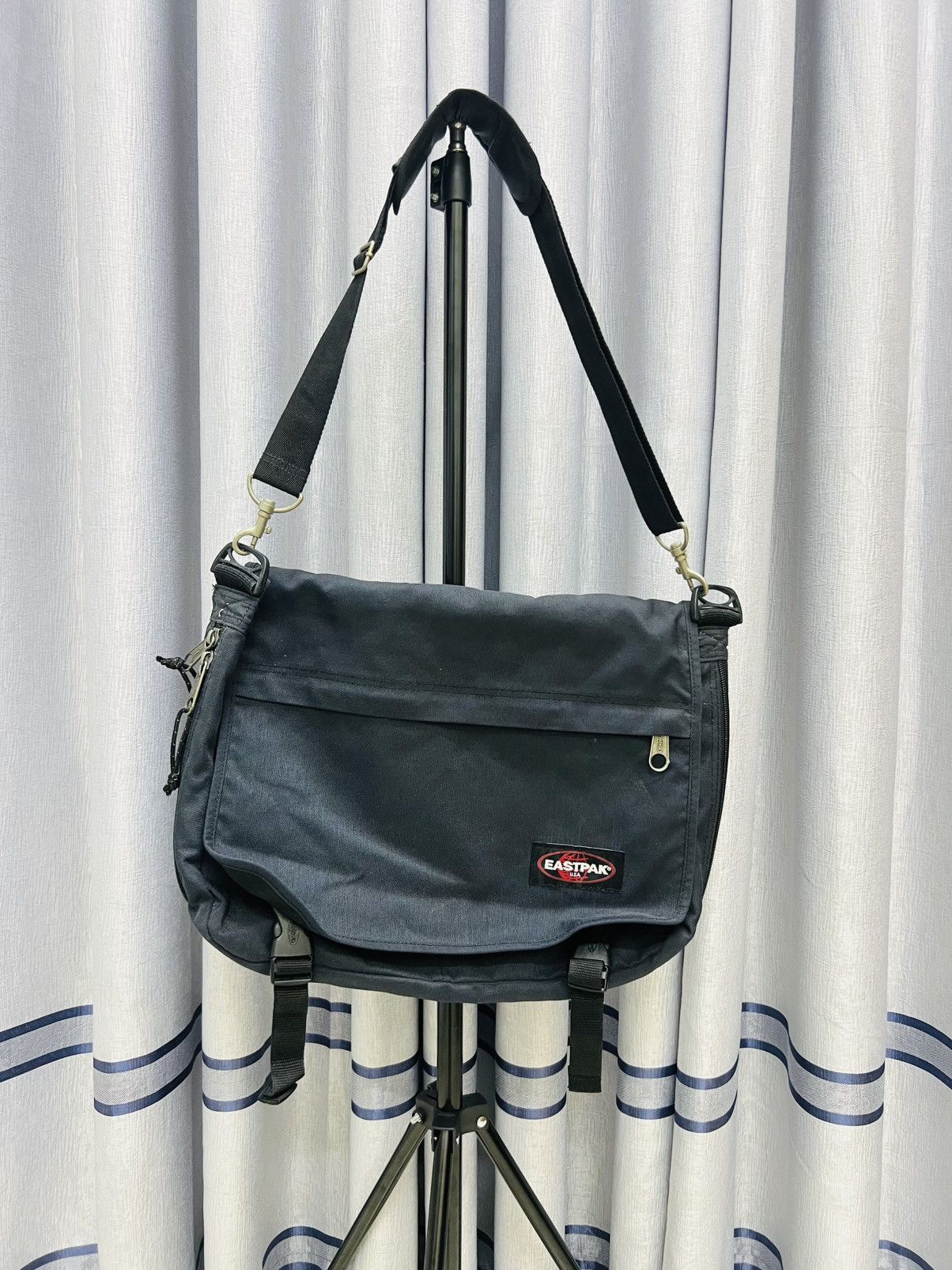 Eastpak Eastpak mesenger Sling Bag Skate brand Bag Size ONE SIZE - 1 Thumbnail