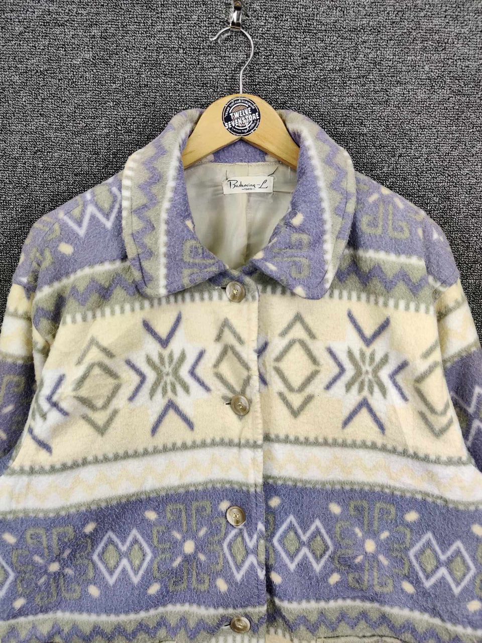 Japanese Brand Bashecing Aztech Moutain Button Ups Heavy Jacket Nice Design Size US L / EU 52-54 / 3 - 8 Thumbnail
