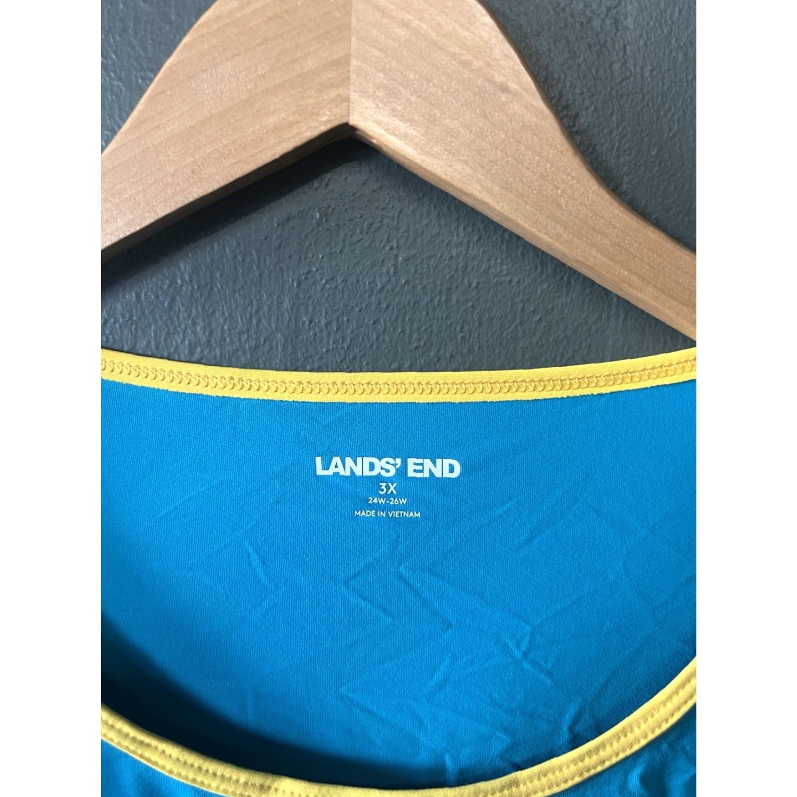 Lands' End Lands' End Womens Blue Long Sleeve Athletic Shirt Plus Size 3X | T-Shirt, Activewear, Athletic, Long Sleeve, Blue, 3X, Womens Size XXL / US 16-18 / IT 52-54 - 3 Thumbnail