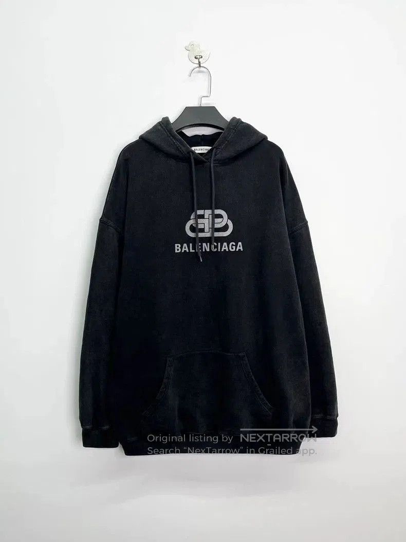 Balenciaga Balenciaga Black Distressed Logo Hoodie L. Size US L / EU 52-54 / 3 - 1 Thumbnail