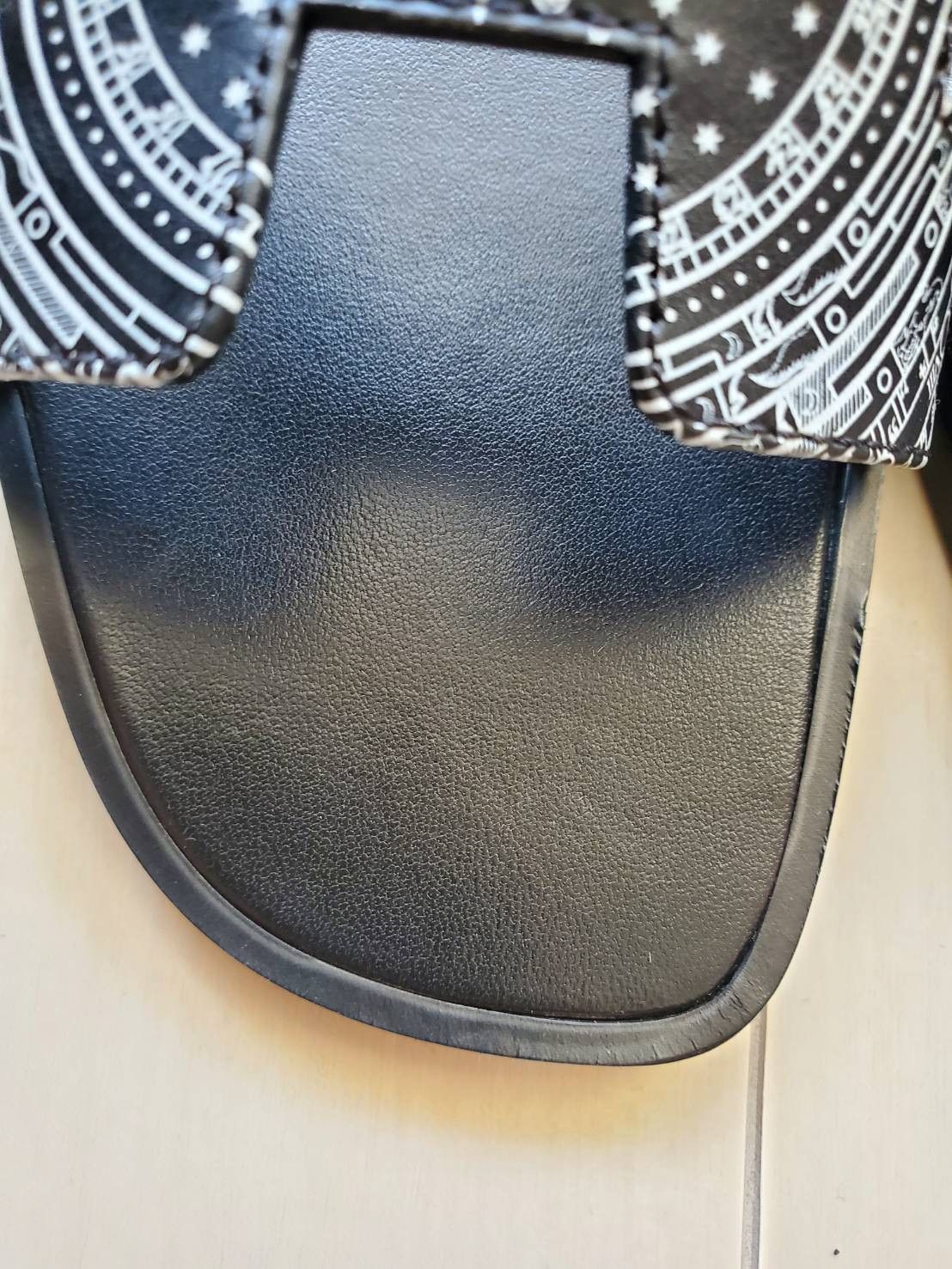 Hermes Hermès Oran Astrologie/Bandana B/W EU37 (US6.5/JP23.5) Size US 6.5 / IT 36.5 - 4 Thumbnail
