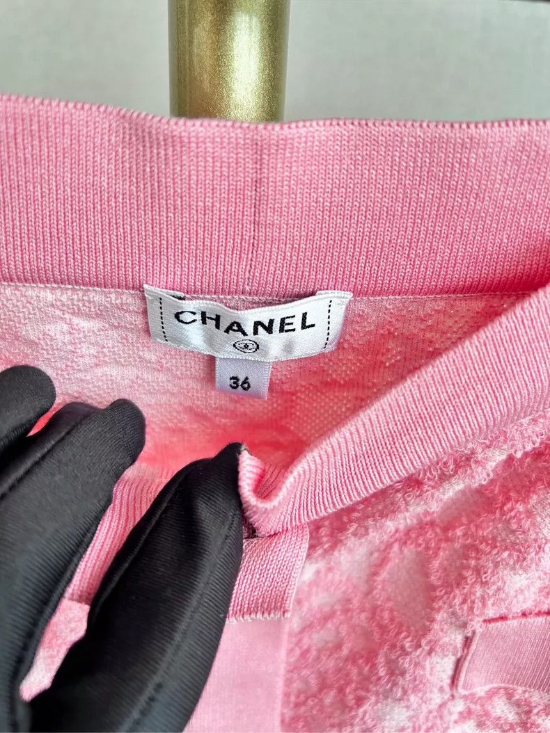 Chanel Chanel Pink camellia knitted skirt Size 24" / US 00 / IT 34 - 3 Thumbnail