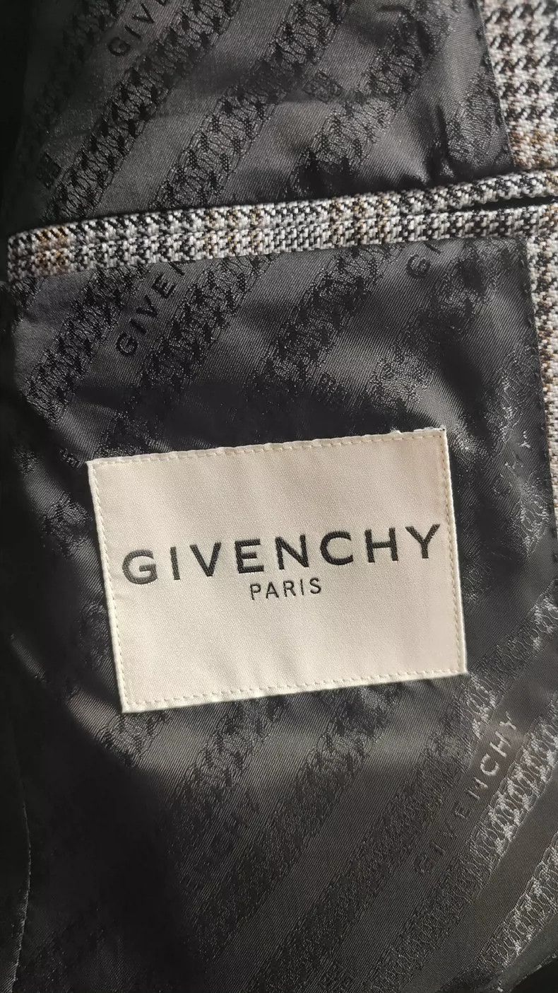Givenchy Givenchy Size50 Gray suit Size US M / EU 48-50 / 2 - 7 Thumbnail