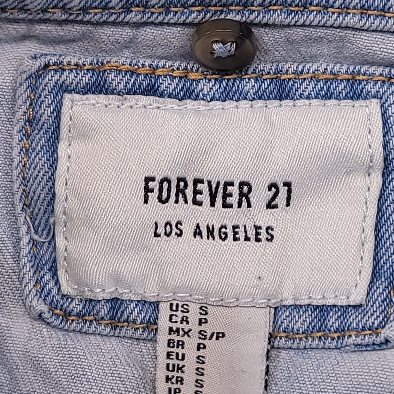 Forever 21 Forever 21 Casual Button Up Denim Jacket Womens Size S Blue Size S / US 4 / IT 40 - 3 Thumbnail