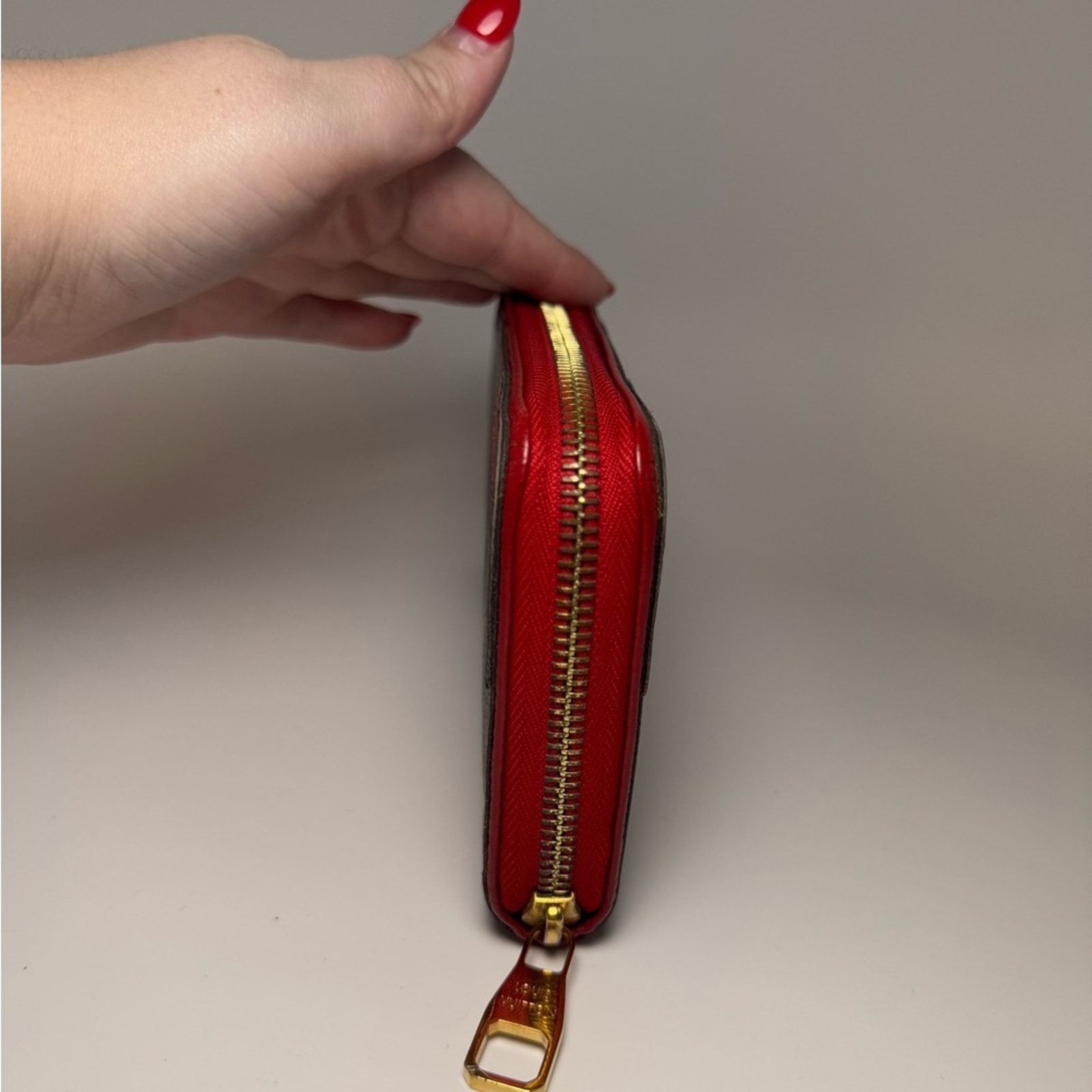 Louis Vuitton Louis Vuitton Retiro Zippy Wallet in Cerise Red Monogram Size ONE SIZE - 12 Thumbnail