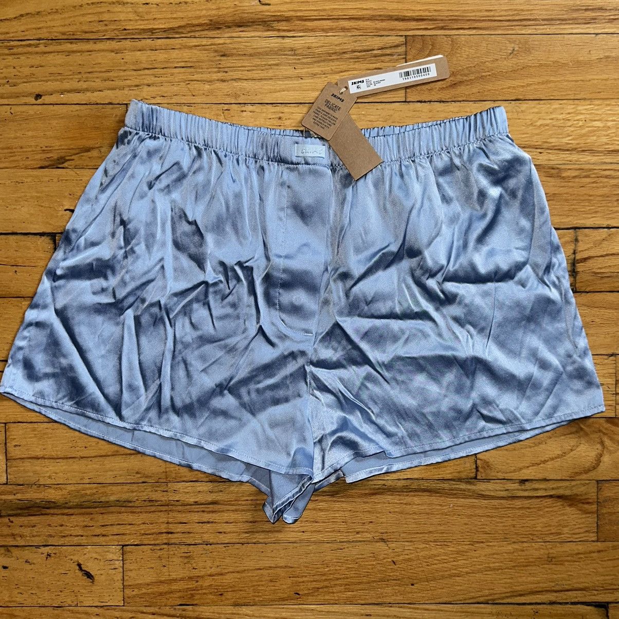 SKIMS Silk boxers NWT Size 26" / US 2 / IT 38 - 2 Thumbnail