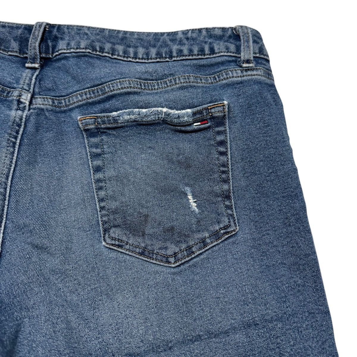Tommy Hilfiger Tommy Hilfiger Medium Wash Cut Off Shorts Women 10 34" Waist Size 34" / US 12 / IT 48 - 2 Thumbnail