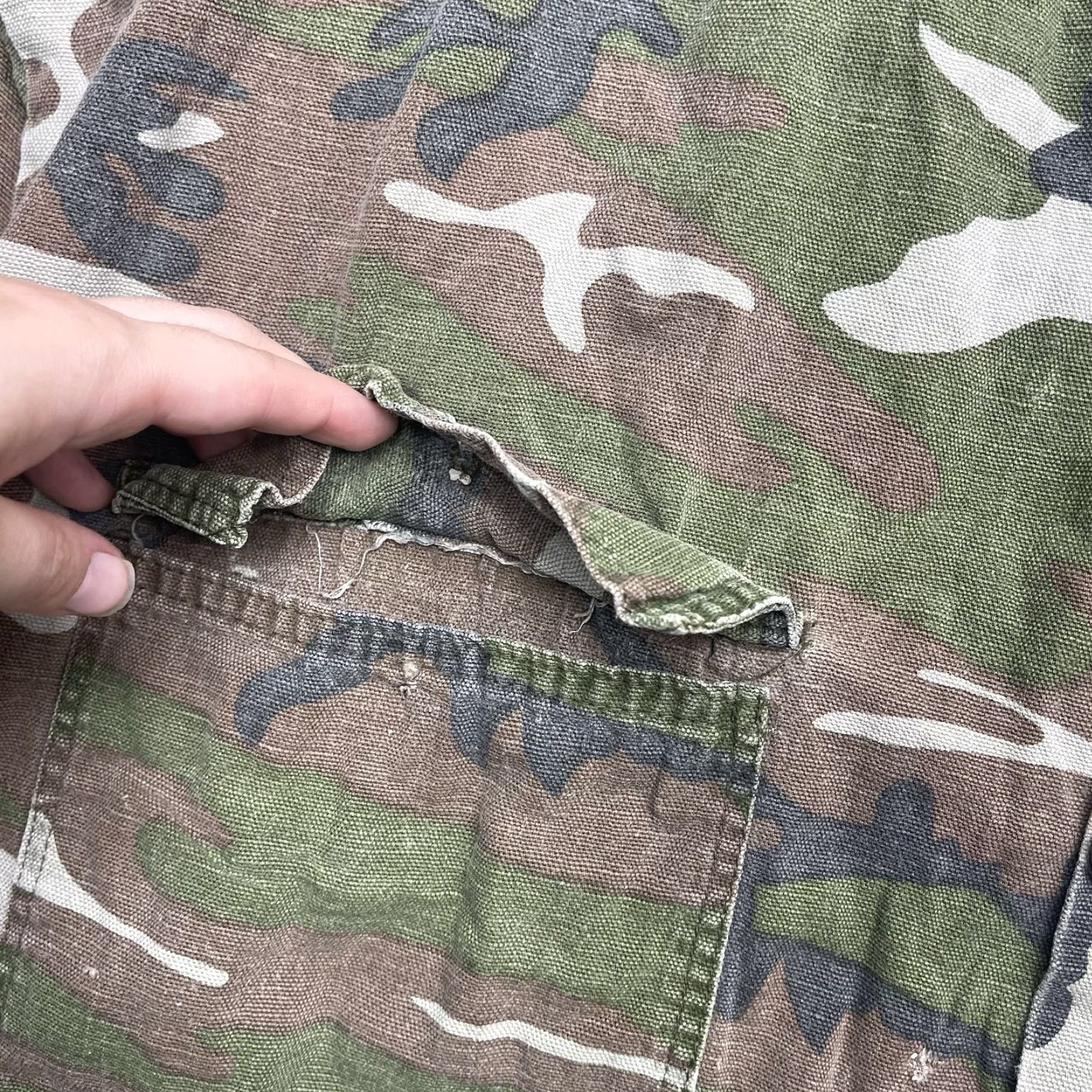 Vintage VINTAGE Chief Camouflage Hunting Jacket Mens L Brown Green 60s Button-Up Pockets Army Coat 60s Theme Mens Size US L / EU 52-54 / 3 - 5 Thumbnail