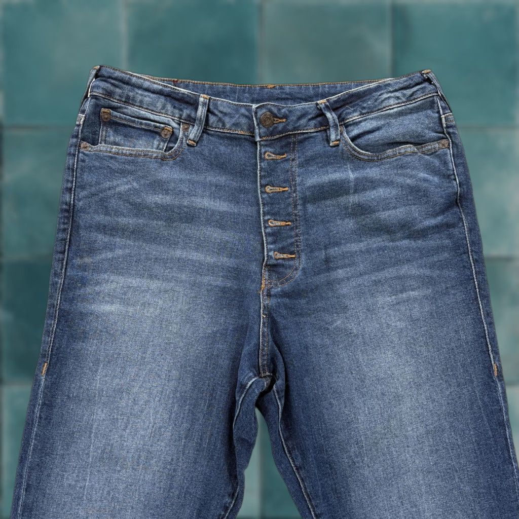 True Religion VINTAGE? No. True Religion Starr Jeans Womens 33 Blue High Rise Cropped Straight Distressed Shirt? Size 24" / US 00 / IT 34 - 1 Thumbnail