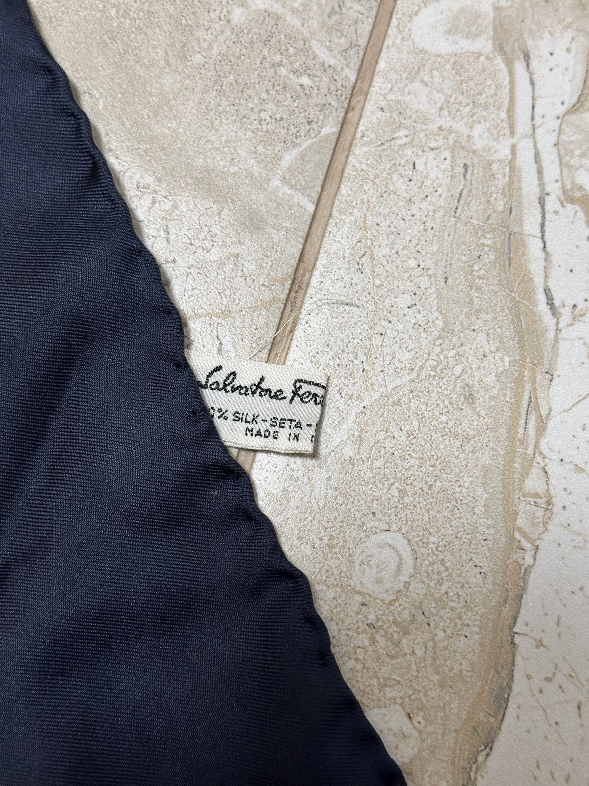 Designer × Salvatore Ferragamo × Vintage Vintage Salvatore Ferragamo Silk Scarf with Leopard, Tiger Size ONE SIZE - 5 Thumbnail