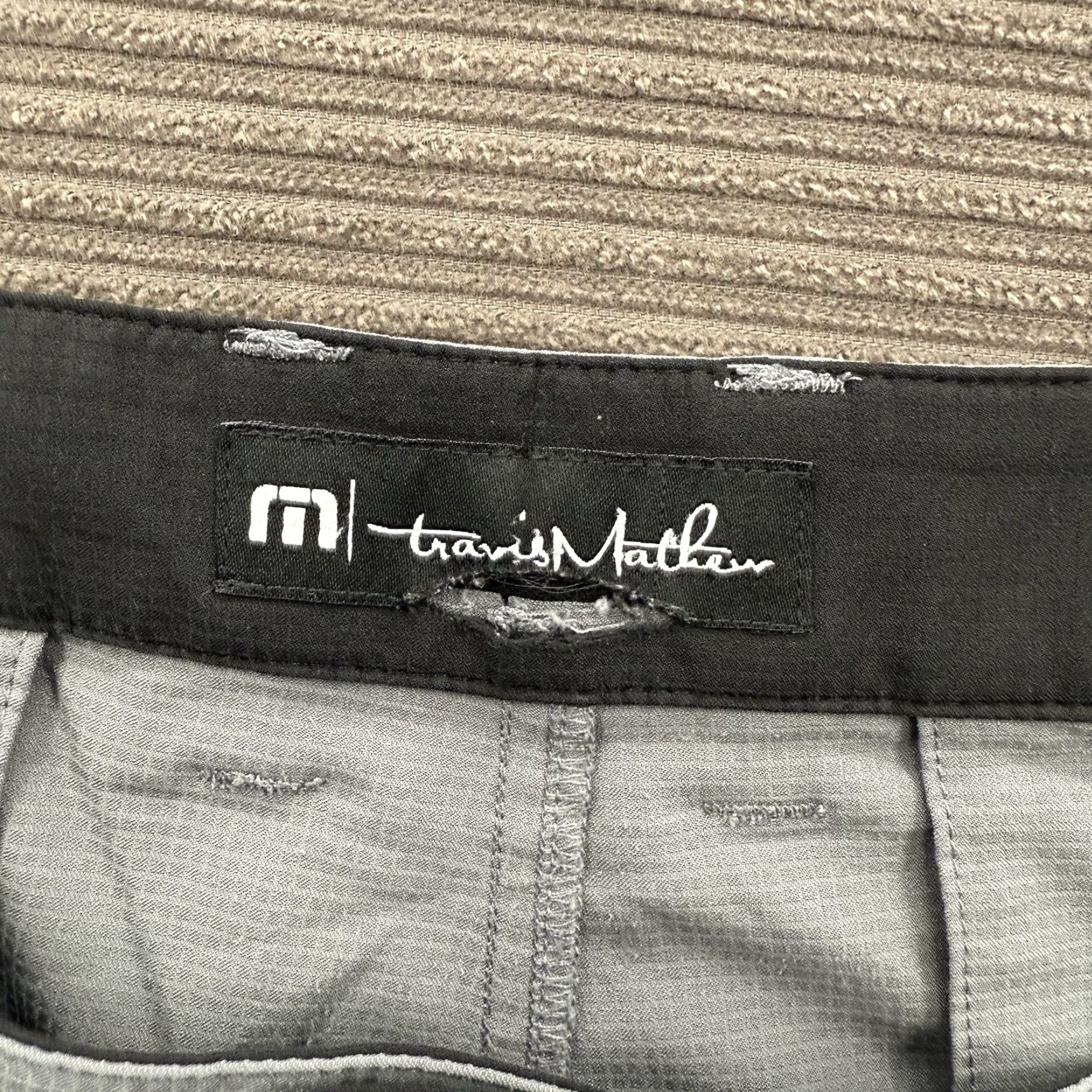 TravisMathew Travis Mathew Shorts Men 40 Gray Golf Golfing Outdoors 9' Inseam Casual Preppy. Size US 40 / EU 56 - 3 Thumbnail