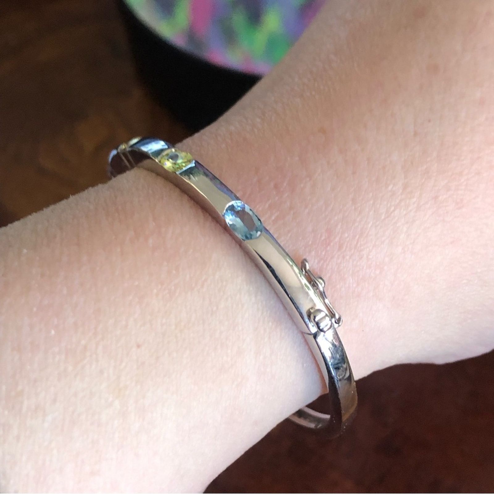 Jewelry Oval colorful glass stone silver bangle bracelet Size ONE SIZE - 9 Thumbnail