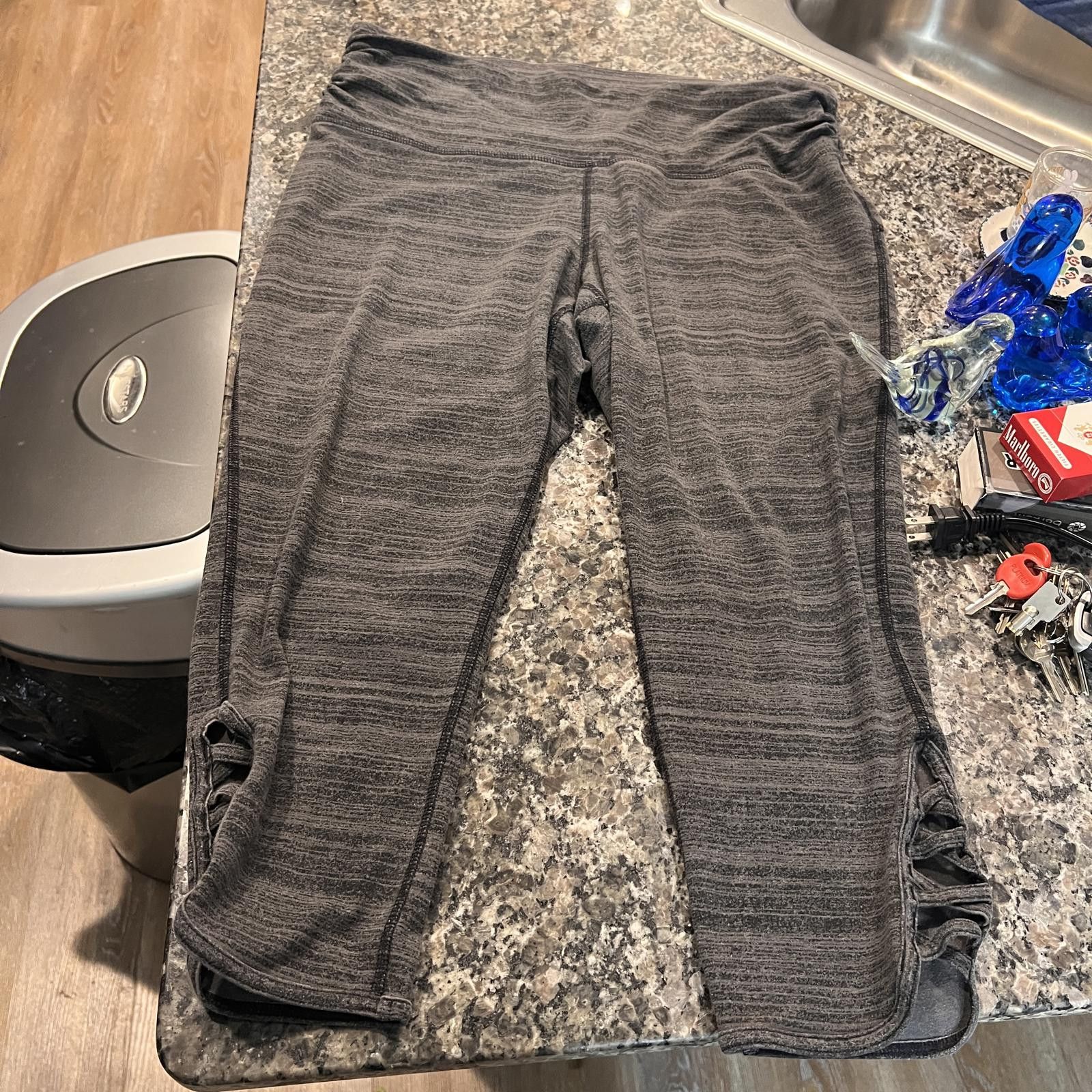 Unknown London Xersion Women's Gray Capri with Side Cutouts Size 36" / US 14 / IT 50 - 2 Thumbnail
