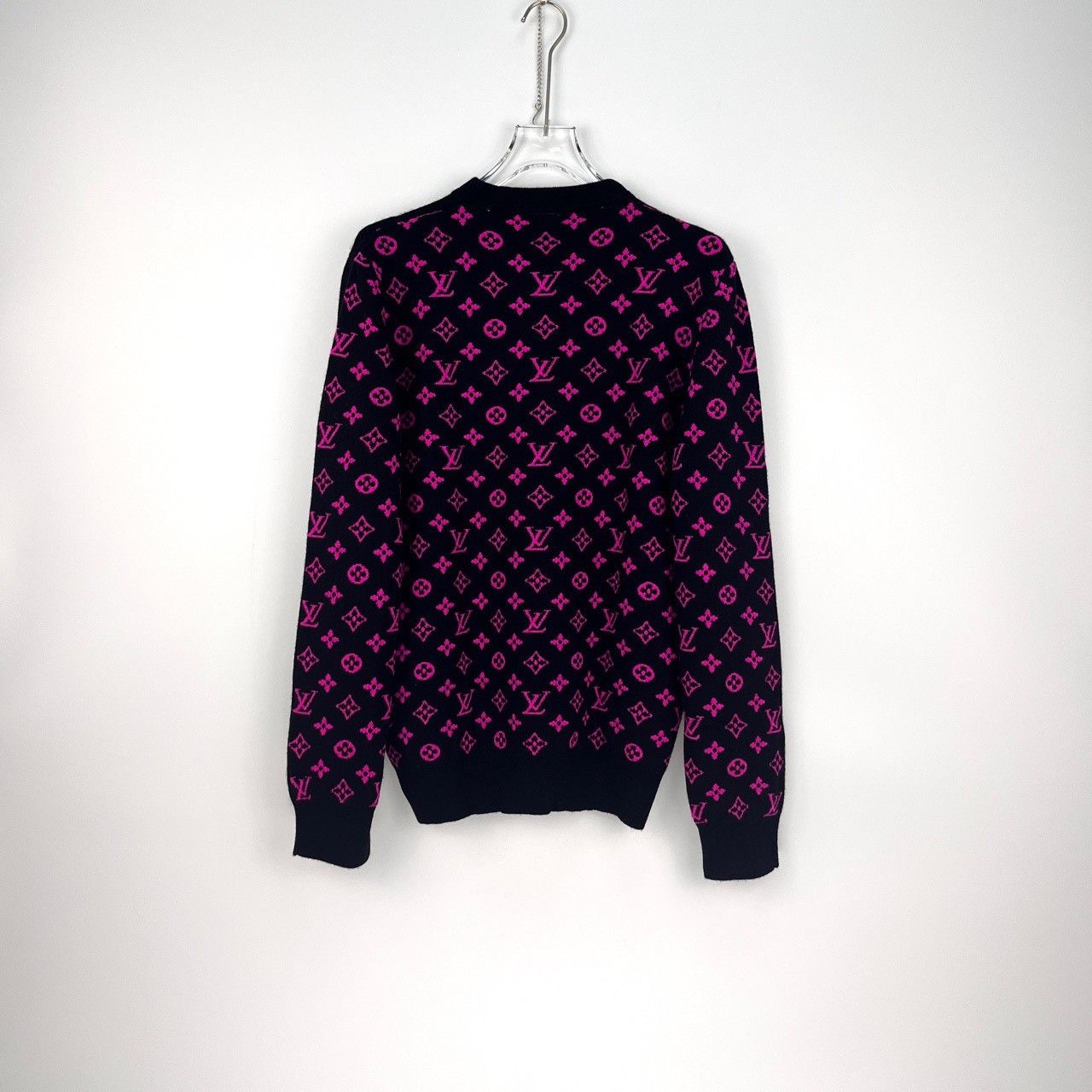 Louis Vuitton Louis Vuitton Black and pink cashmere sweater with logo on Size US XL / EU 56 / 4 - 4 Thumbnail