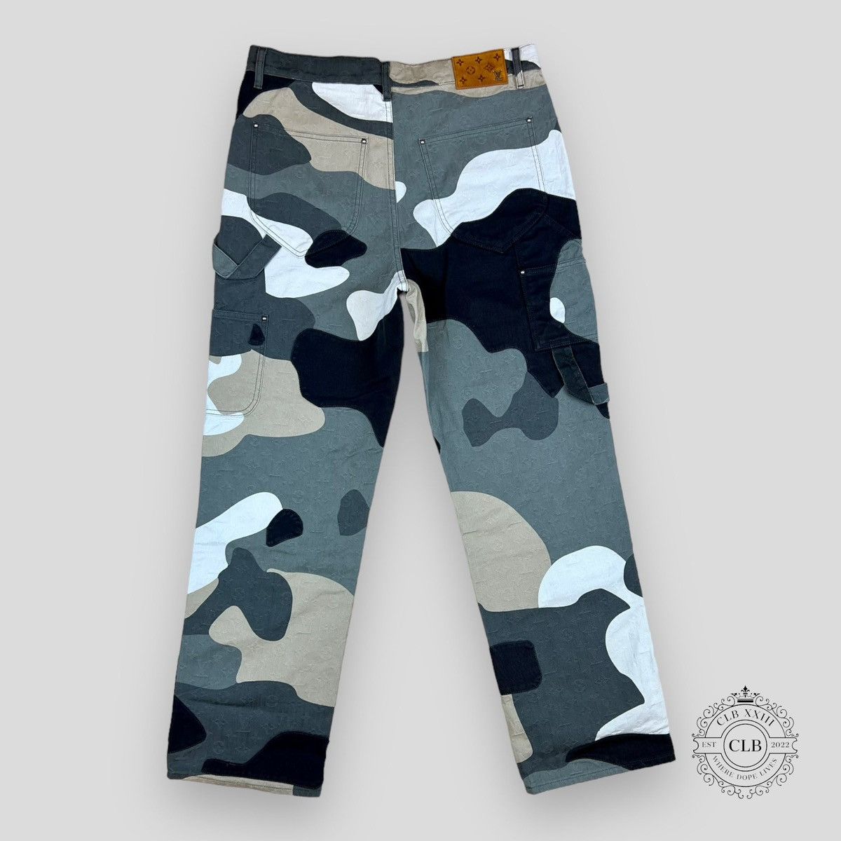 Louis Vuitton LOUIS VUITTON PATCHWORK PORTRAIT DENIM PANTS Size US 34 / EU 50 - 2 Thumbnail