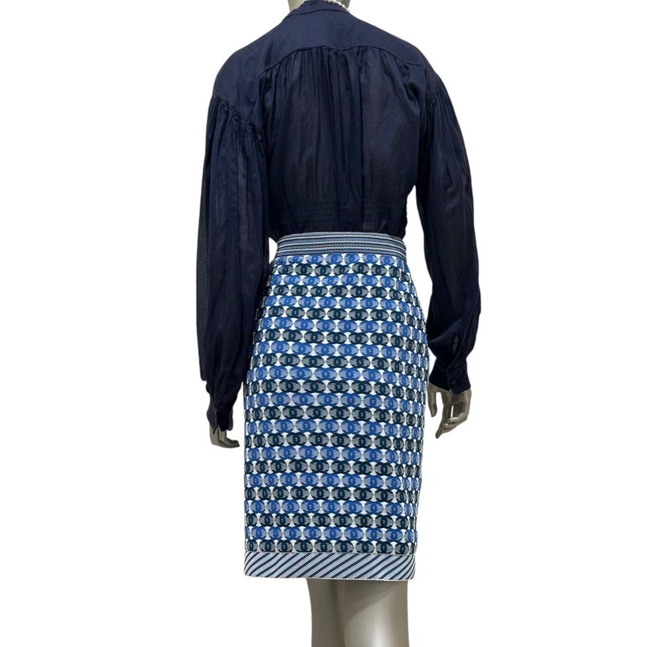 Chanel Chanel 2019 Pre-Spring Blue & White CC Logo Knee Skirt Sz 40 Size 28" / US 6 / IT 42 - 3 Thumbnail