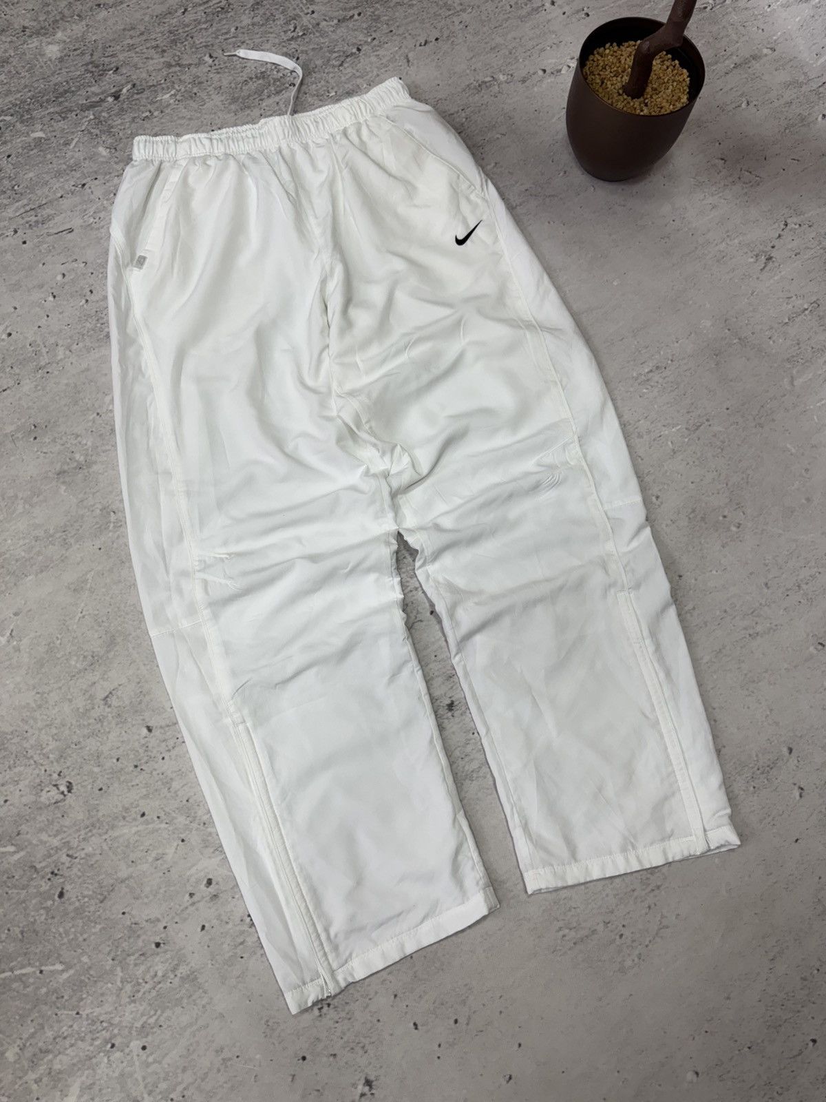 Nike × Vintage NIKE NYLON VINTAGE Y2K OVERSIZE BAGGY FIT PANTS SWEATPANTS Size US 34 / EU 50 - 1 Thumbnail