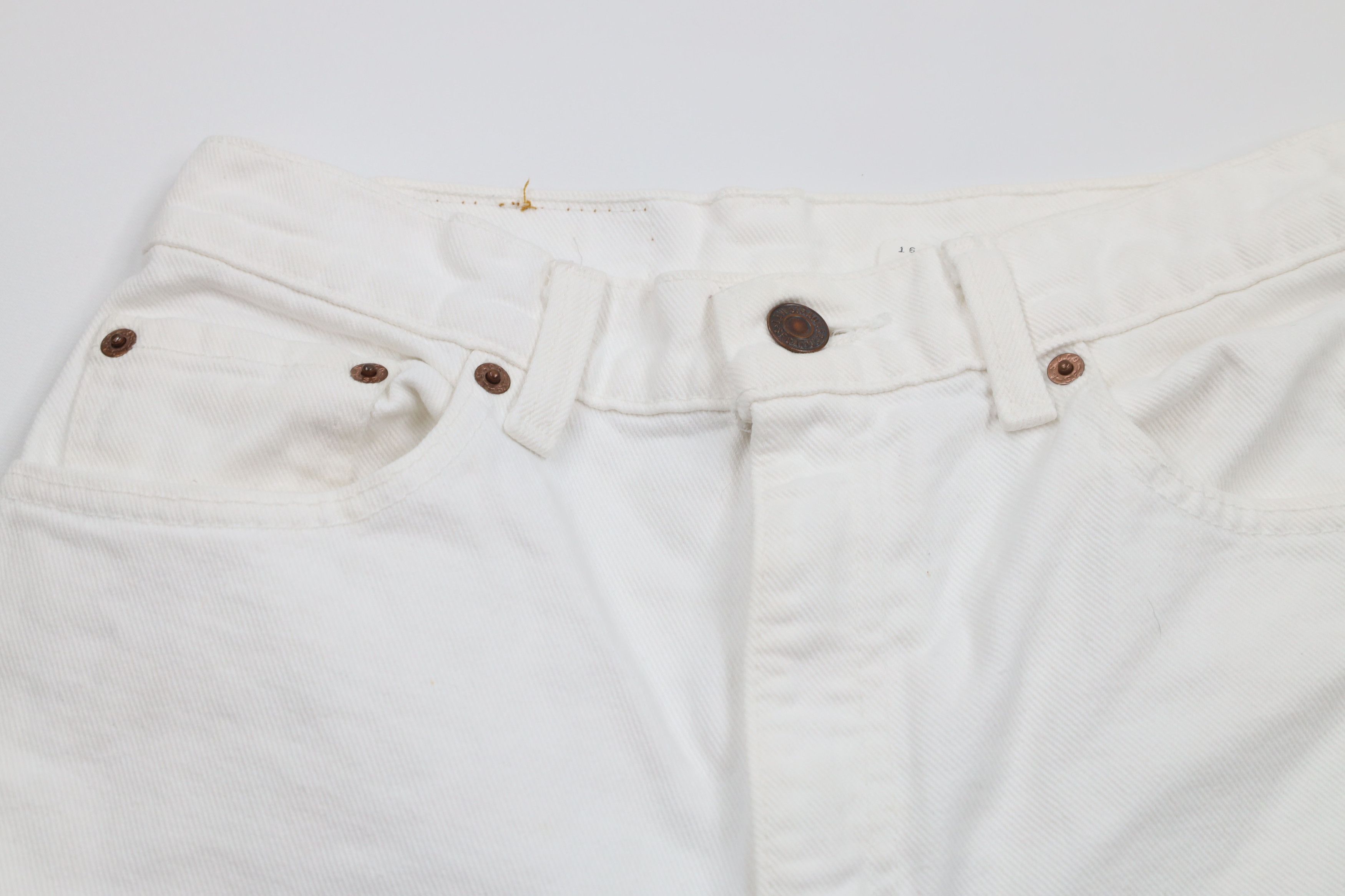 Levi's × Vintage Vintage 90s Levis 550 Fit Tapered Leg Denim Jeans White USA Size 28" / US 6 / IT 42 - 7 Thumbnail