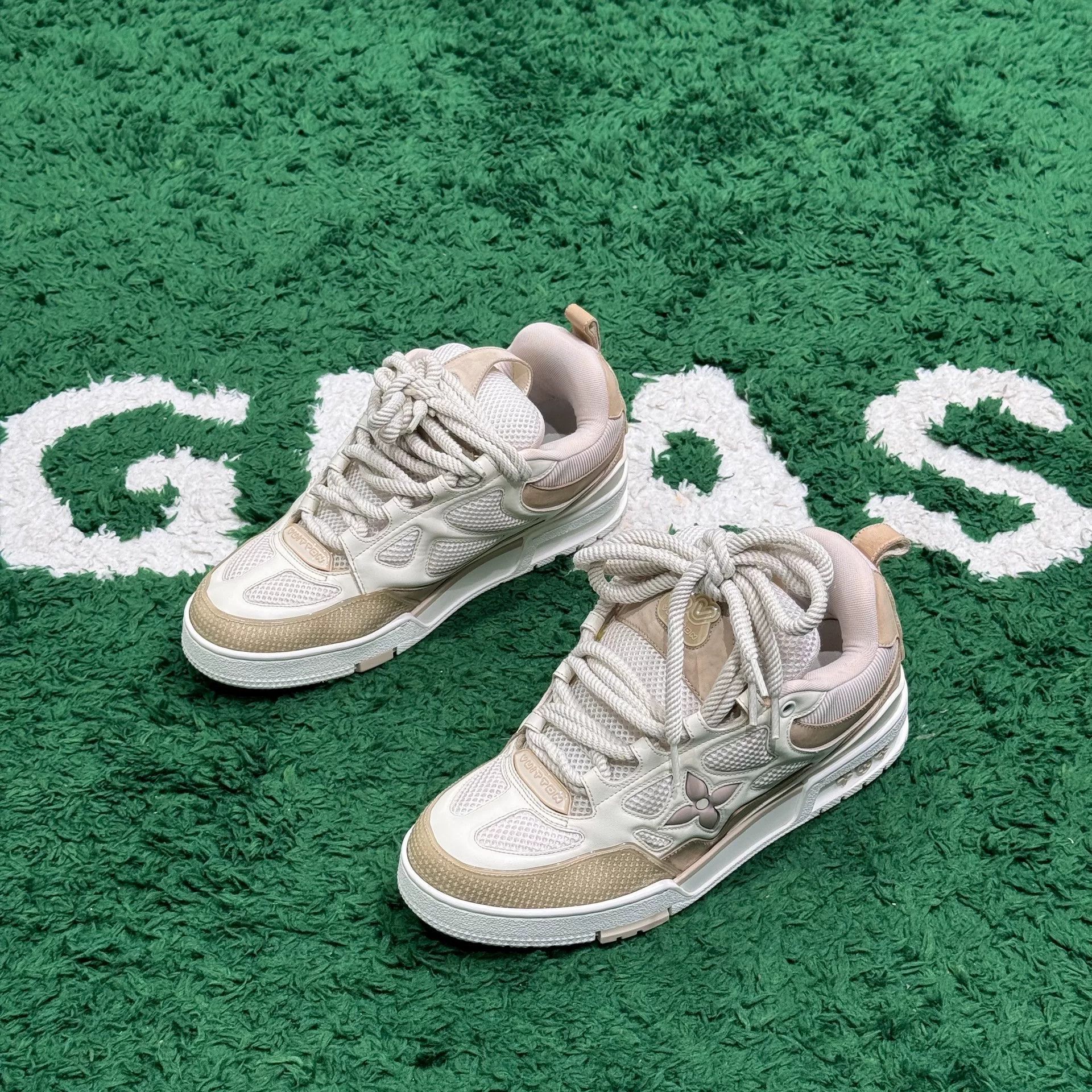 Louis Vuitton Louis Vuitton Skate White Lowtop Sneakers 9.5 Men Size US 9.5 / EU 42-43 - 1 Thumbnail