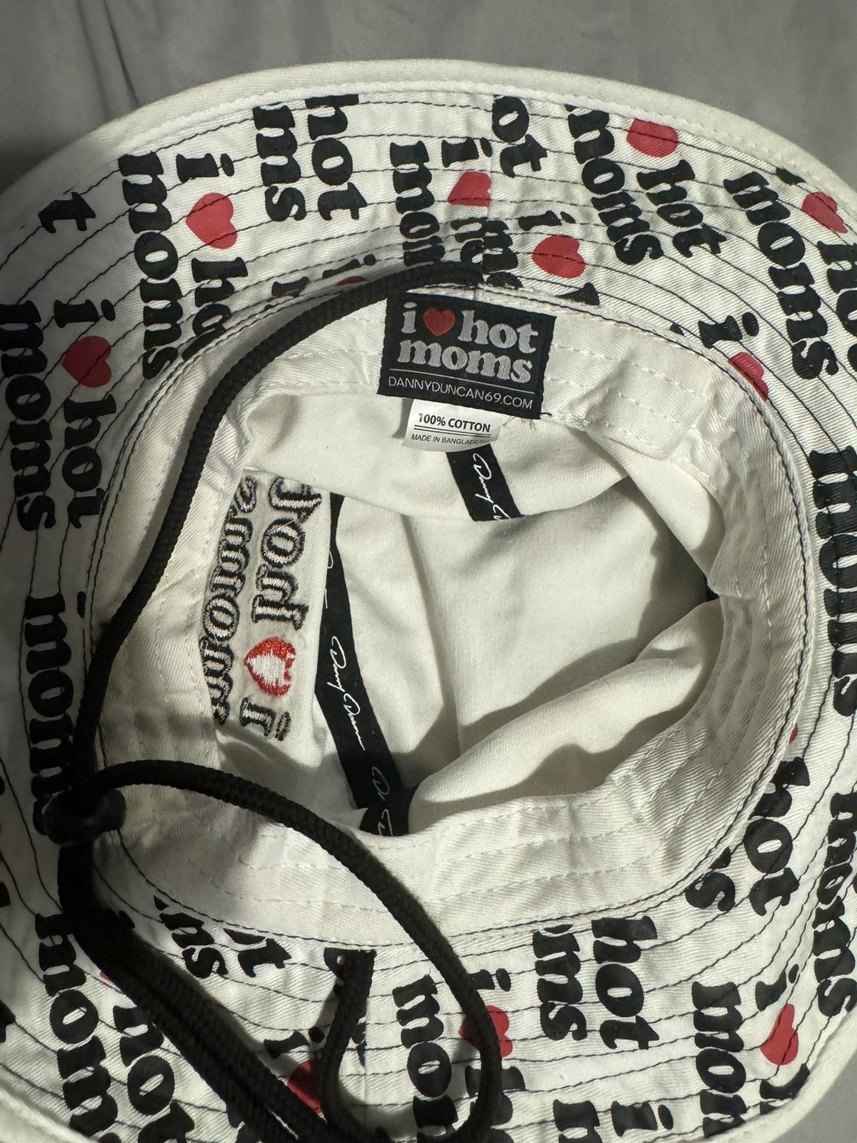 Danny Duncan × Zumiez Danny Duncan I Heart Hot Moms White Bucket Hat Size ONE SIZE - 2 Thumbnail