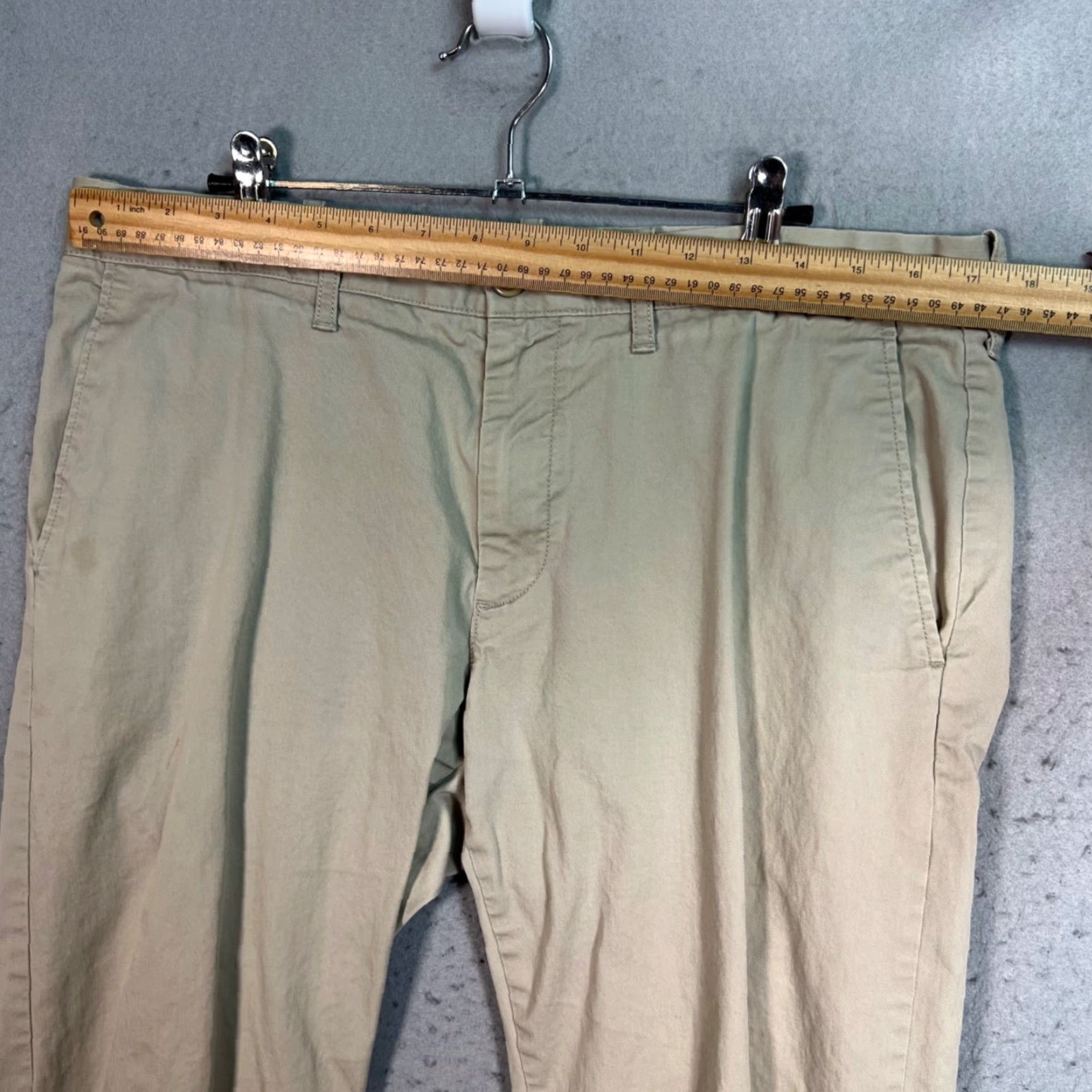 J.Crew J. Crew Mens Chino Pants Straight Leg Khaki Beige 34 Flat Front Stretch Casual Trousers Adult Mens 34 Size US 34 / EU 50 - 6 Thumbnail