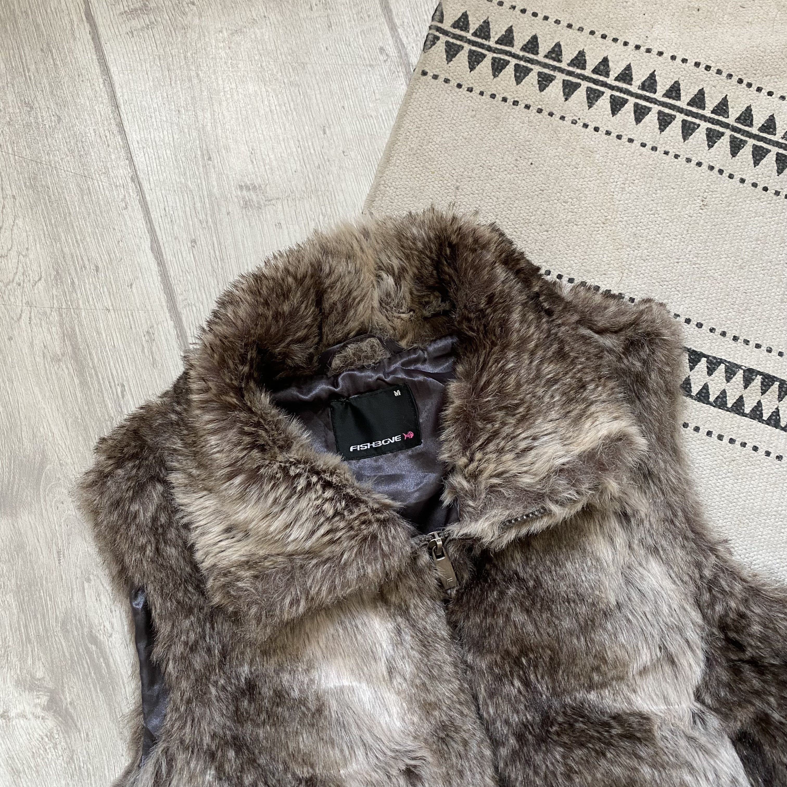 If Six Was Nine Vintage 00s Japanese Cropped Faux Fur Vest Fishbone Y2K Size M / US 6-8 / IT 42-44 - 2 Thumbnail