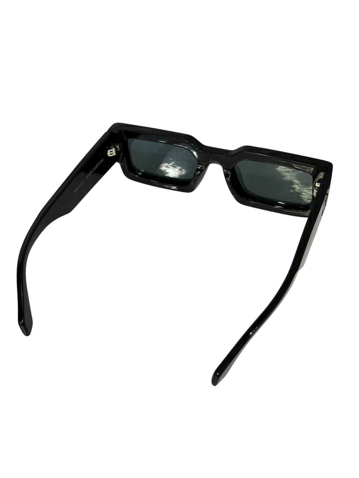 Louis Vuitton LV Clash Low Square Sunglasses Z1910W Size ONE SIZE - 6 Thumbnail