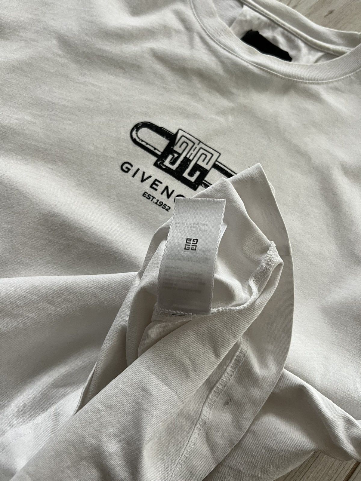 Givenchy GIVENCHY WHITE T SHIRT Size US S / EU 44-46 / 1 - 10 Thumbnail