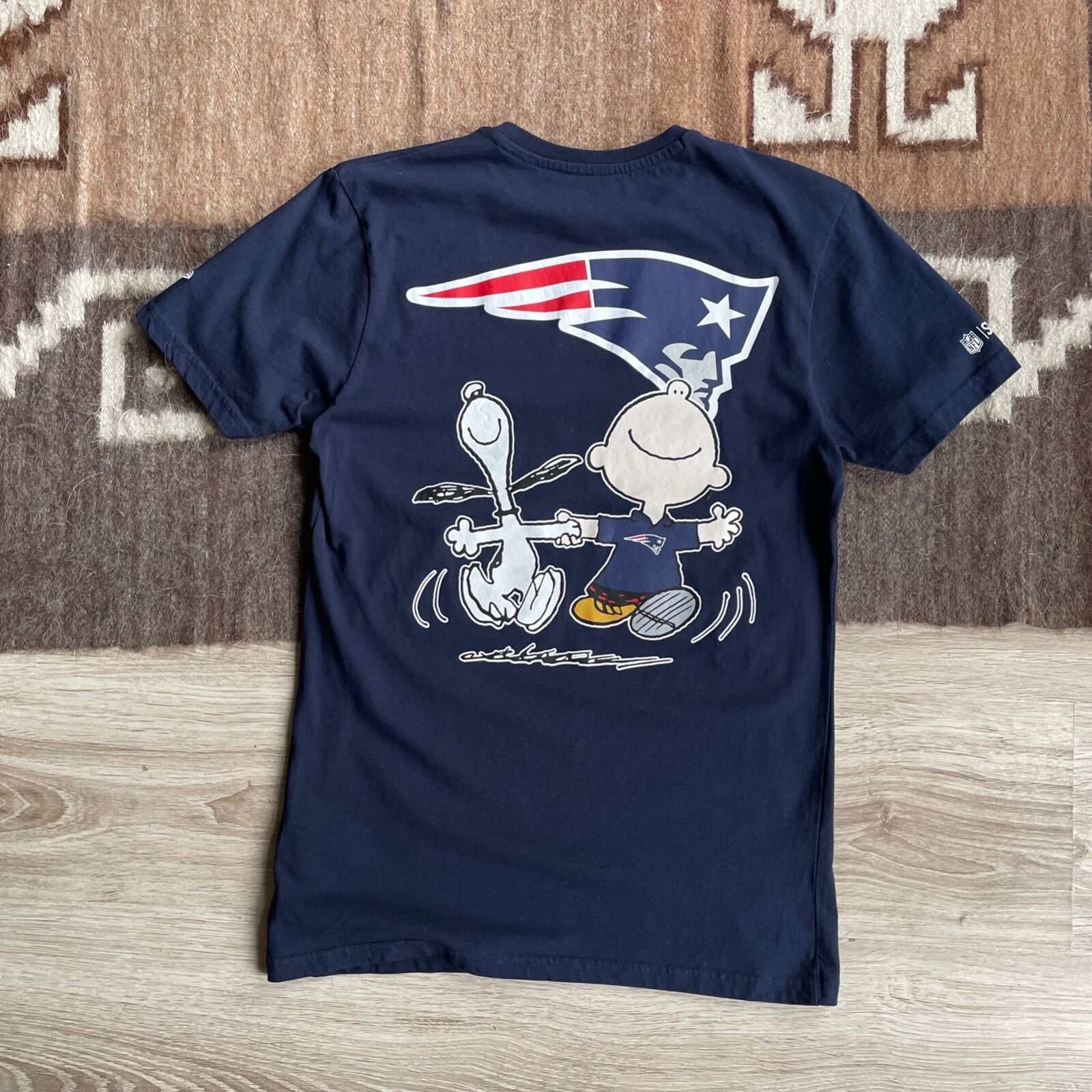 NFL New Era NFL Patriots Snoopy Peanuts Hockey T Shirt 9211AC Size US S / EU 44-46 / 1 - 1 Thumbnail