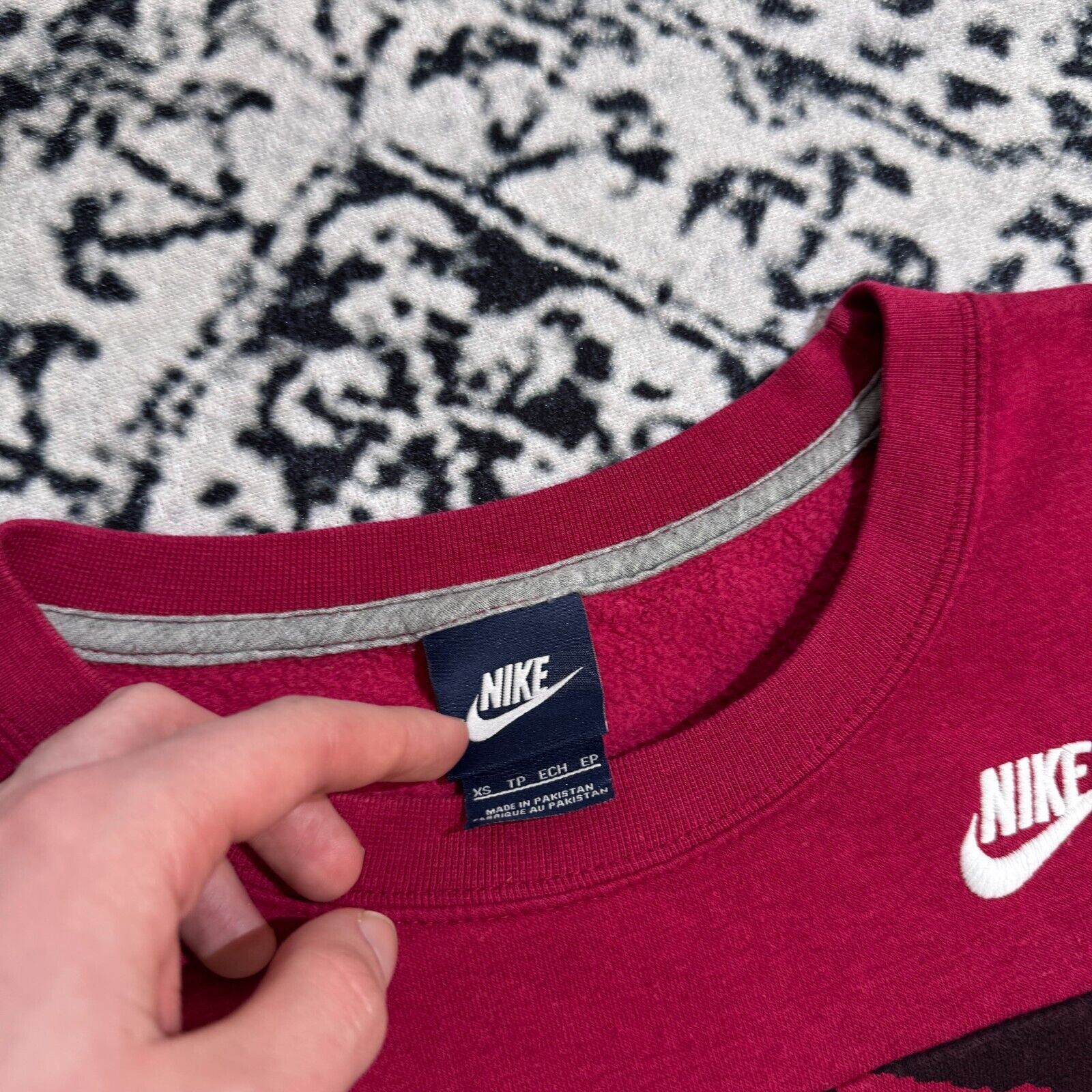 Nike × Vintage Vintage Nike Red Cotton Crewneck Size XS 90s Geometric ACG Size US XS / EU 42 / 0 - 5 Thumbnail