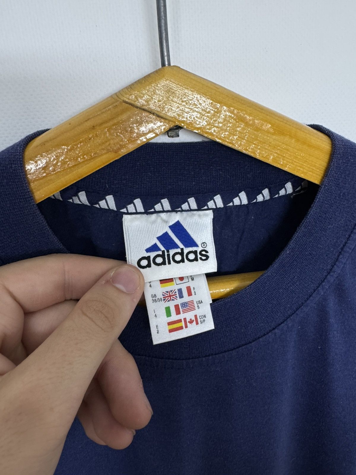 Adidas Vintage Adidas Big Logo T-Shirt 90’s Size US S / EU 44-46 / 1 - 8 Thumbnail