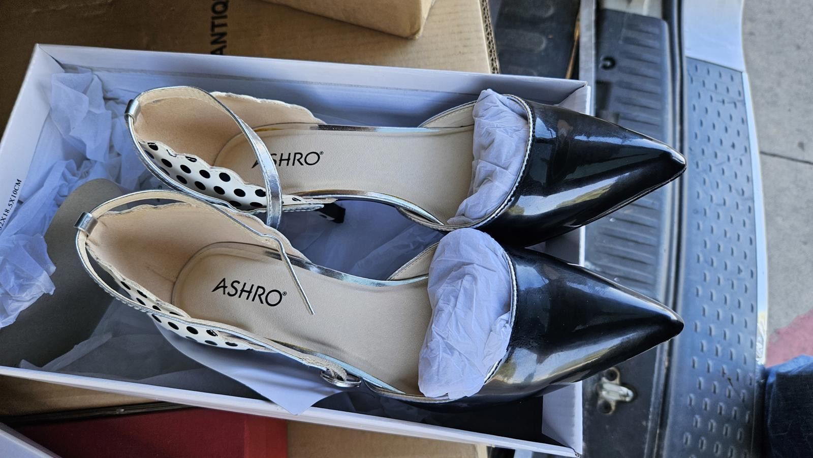 Ashworth ASHRO Artina Women's Black and White Polka Dot Heels Size US 7 / IT 37 - 1 Thumbnail