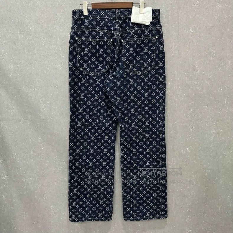 Louis Vuitton Louis Vuitton co-branded presbyopic full logo j Size US 32 / EU 48 - 2 Thumbnail