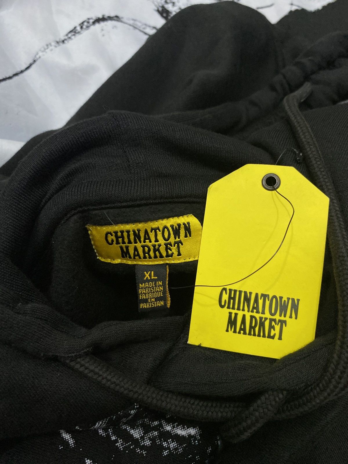 Market NWT CHINATOWN MARKET FACES HOODIE IN BLACK Size US XL / EU 56 / 4 - 5 Thumbnail