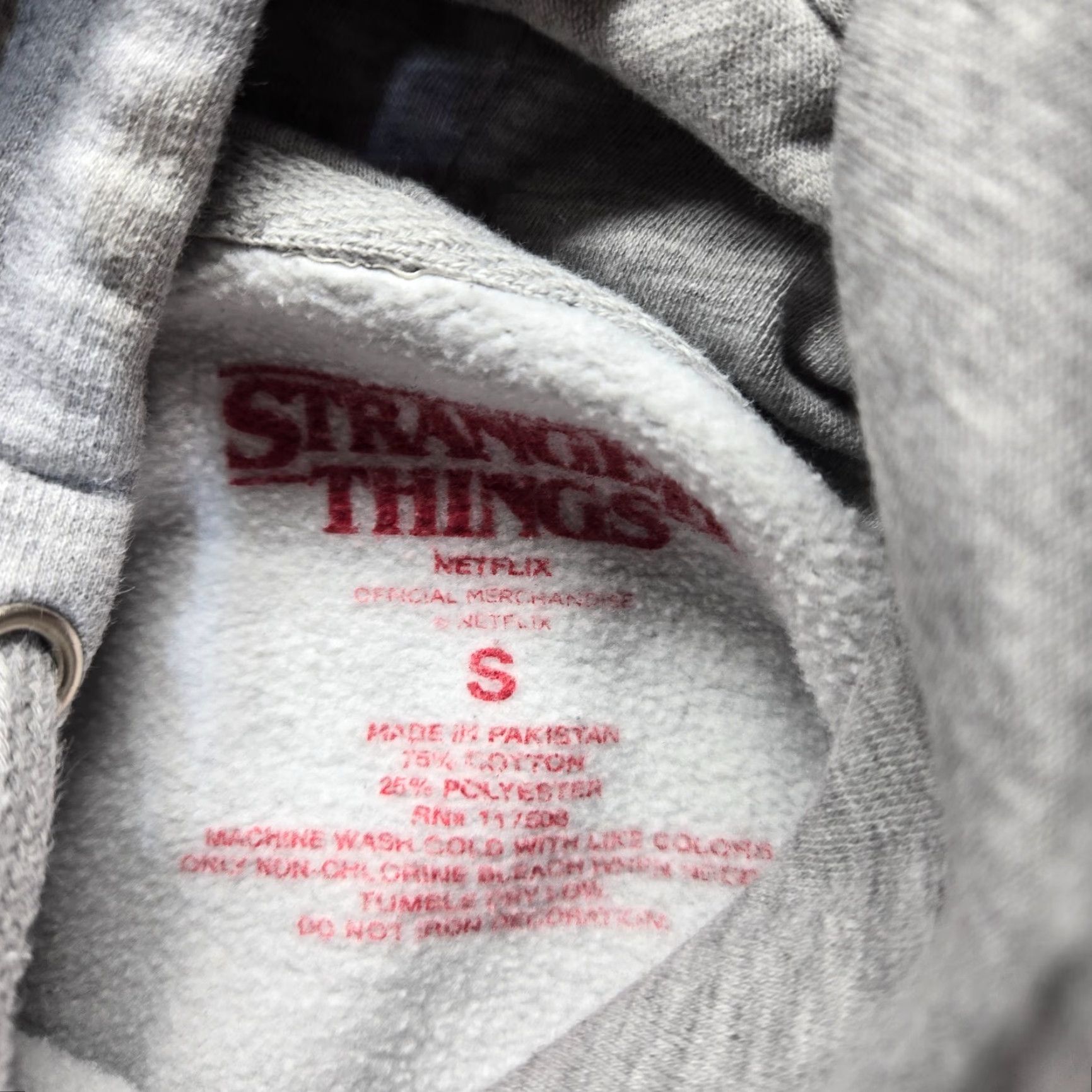 Vintage Stranger Things Pullover Hoodie Men's Size S Gray Pockets Logo Sweatshirt Size US S / EU 44-46 / 1 - 3 Thumbnail