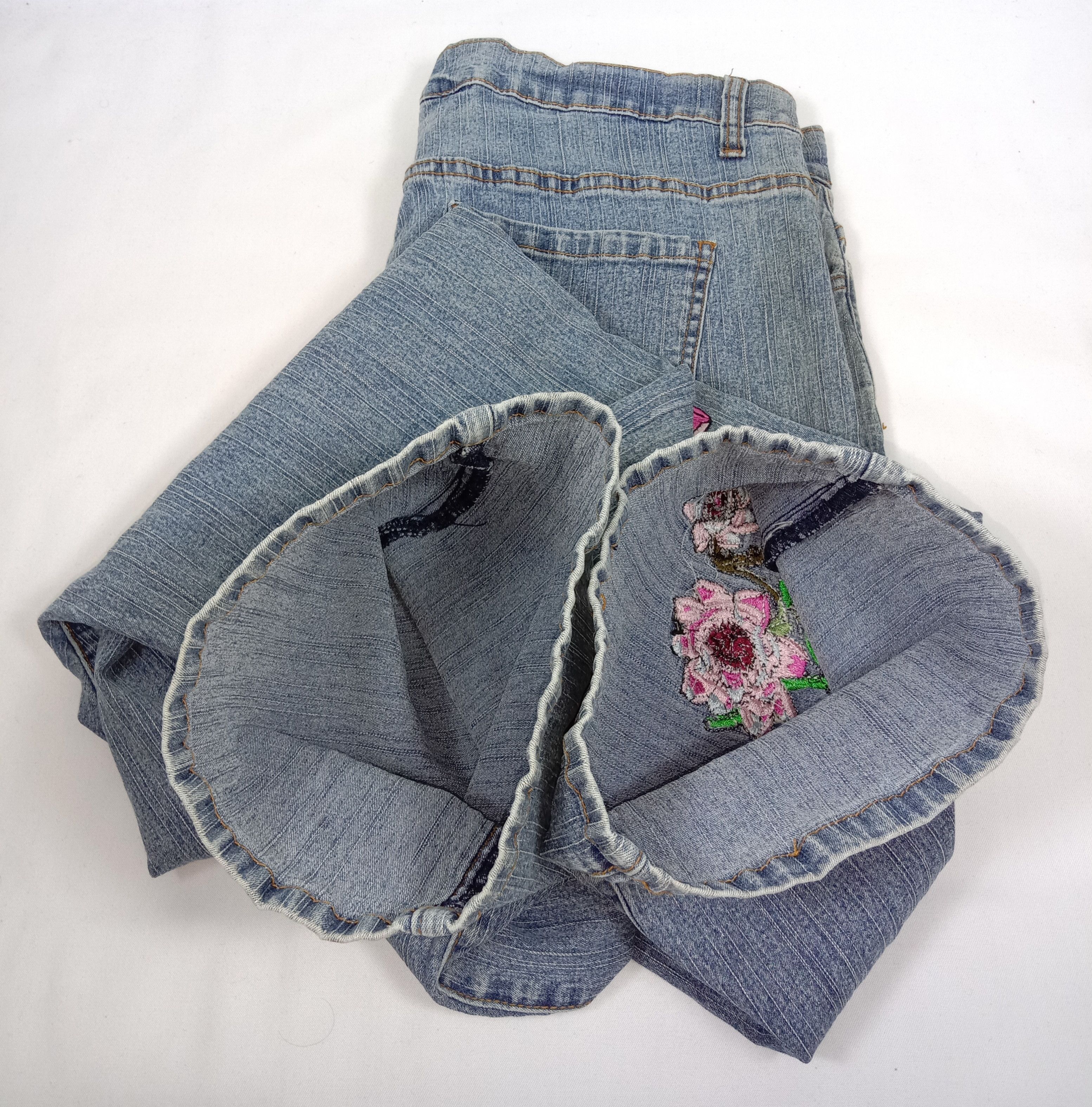 Beauty Beast Vintage Denim 24/7 Embroidered Flare Jeans Size 33" - 14 Thumbnail