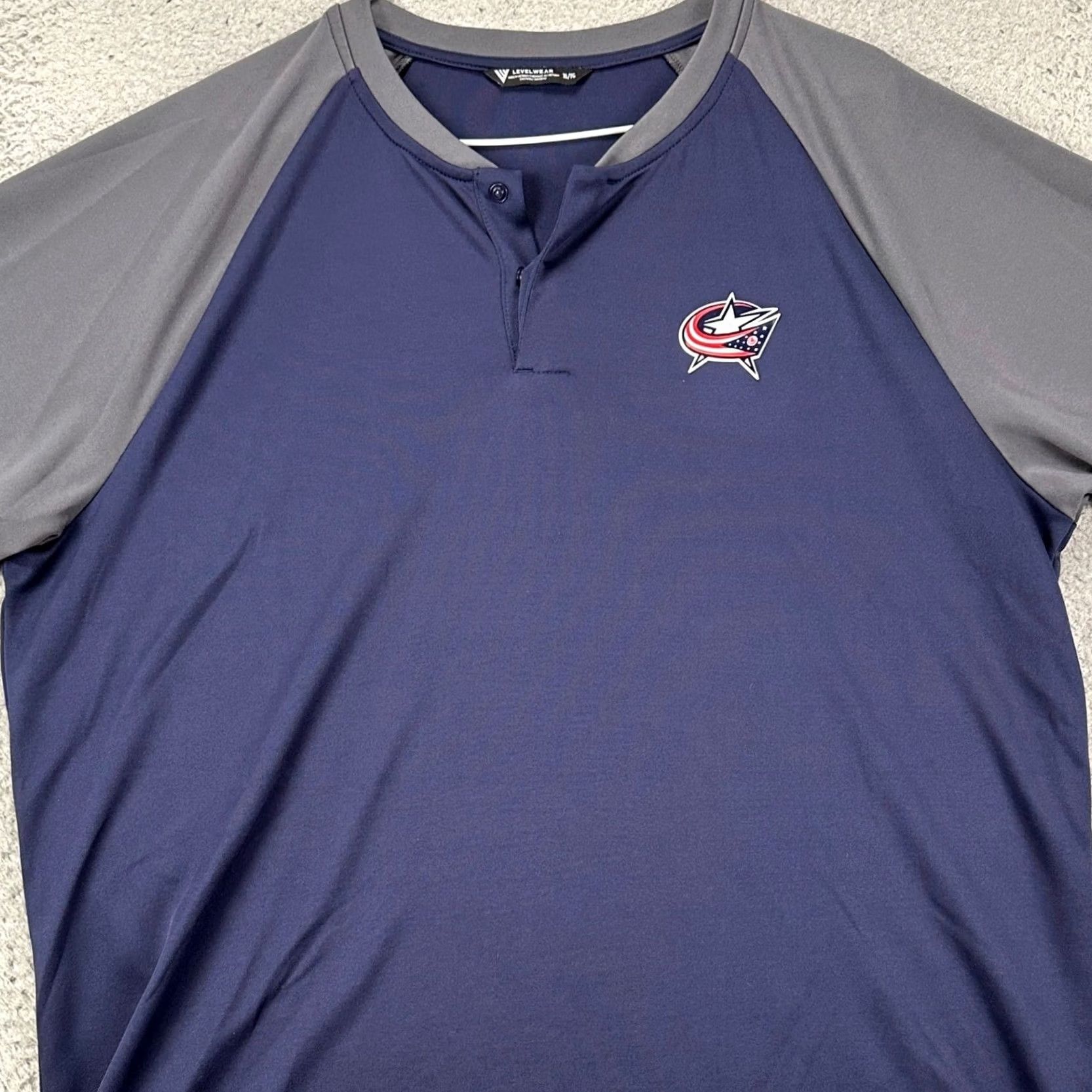 Vintage Columbus Blue Jackets Levelwear Mens XL Shirt Henley Blue Gray NHL Hockey EUC Size US XL / EU 56 / 4 - 2 Thumbnail