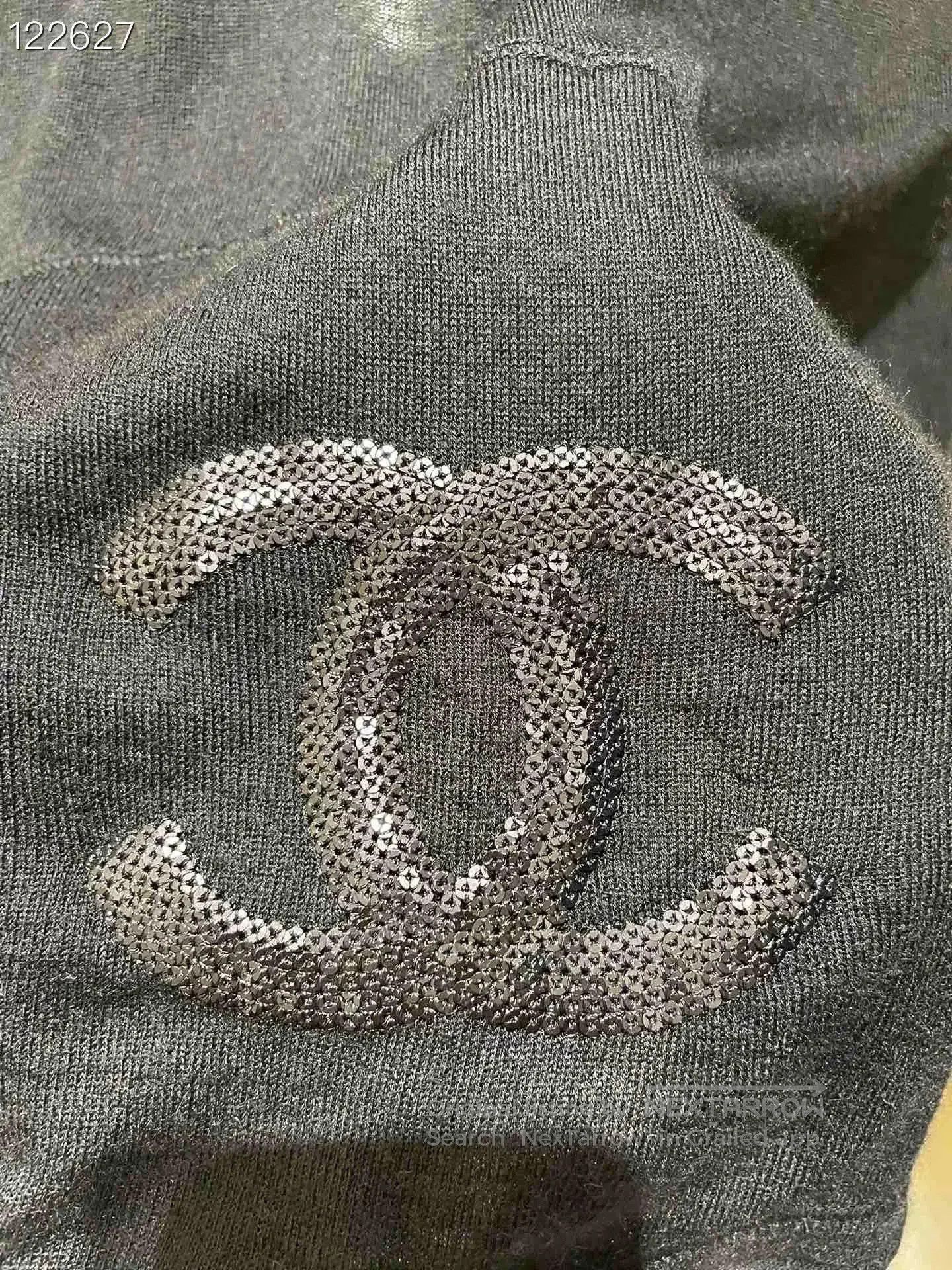Chanel Chanel Vintage Black Cashmere Hoodie. Size S / US 4 / IT 40 - 4 Thumbnail