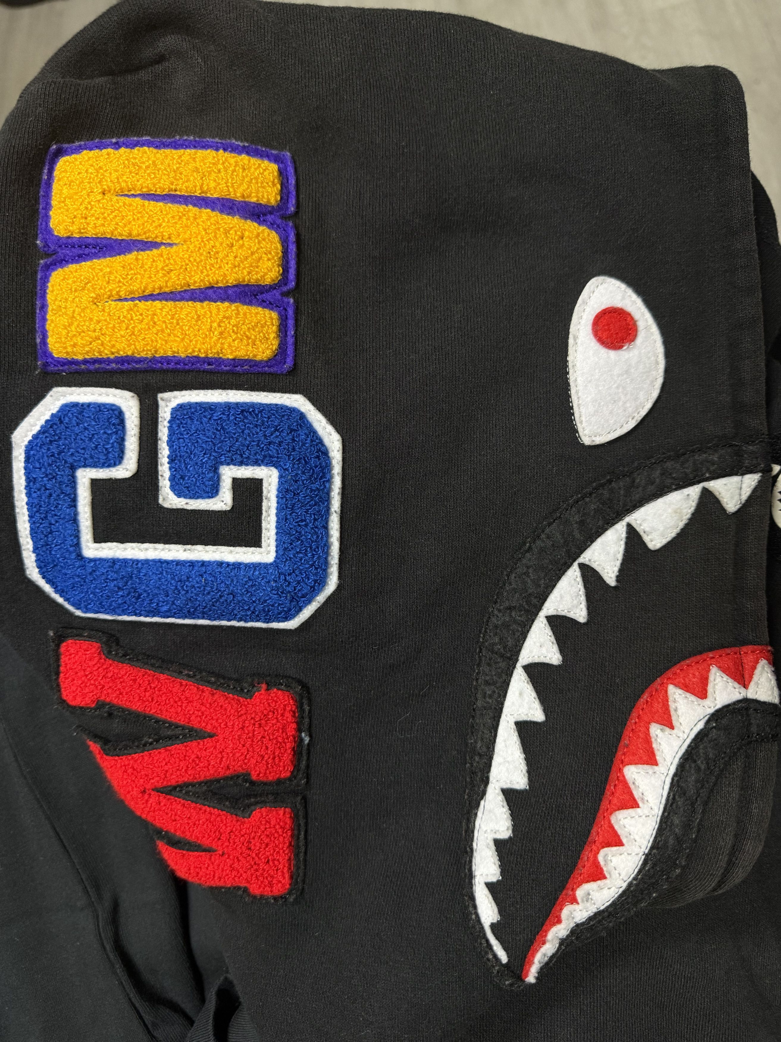 Bape Bape Shark Pullover Black Size Medium Gently Worn Size US M / EU 48-50 / 2 - 3 Thumbnail