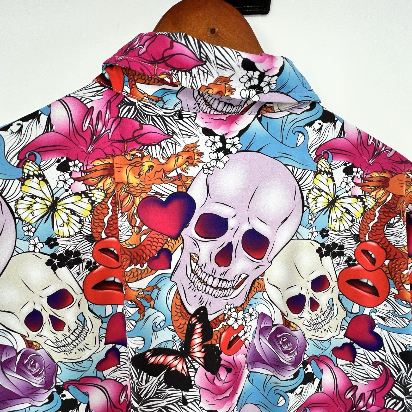 Vintage HRESKI Polo Golf Shirt Mens Size M Pink Graphic Print Skulls Roses Dragon Size US M / EU 48-50 / 2 - 6 Thumbnail