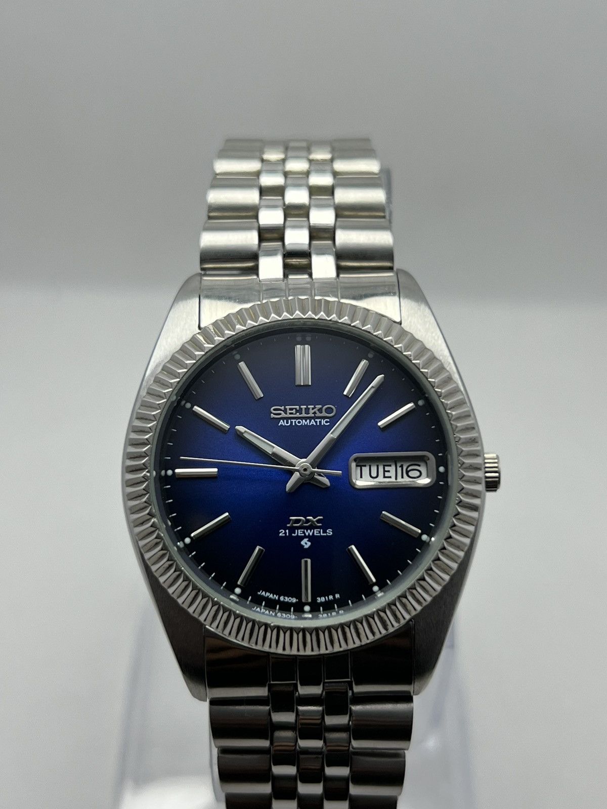 Seiko Seiko DX Automatic Fluted Bazel Day/Date Japan Size 36 - 14 Thumbnail