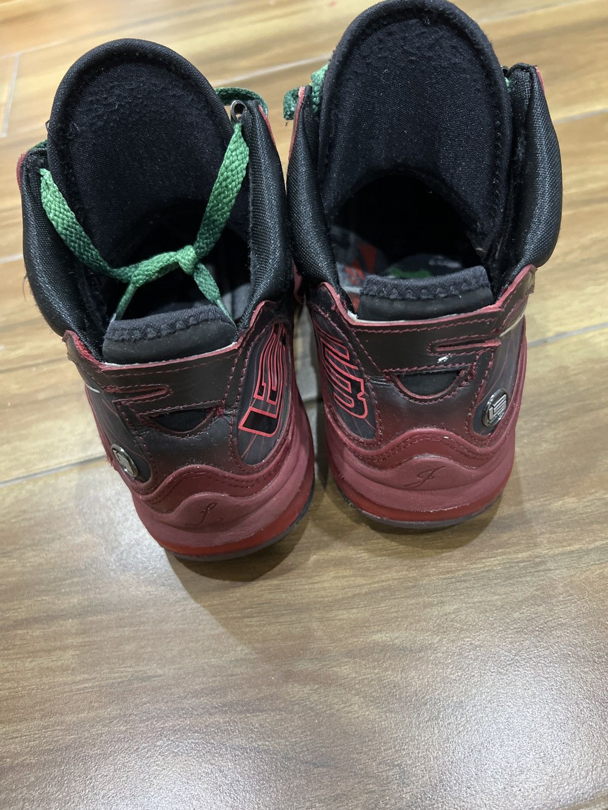 Nike Nike Lebron VII 7 QS Retro Christmas Size US 7 / EU 40 - 4 Thumbnail
