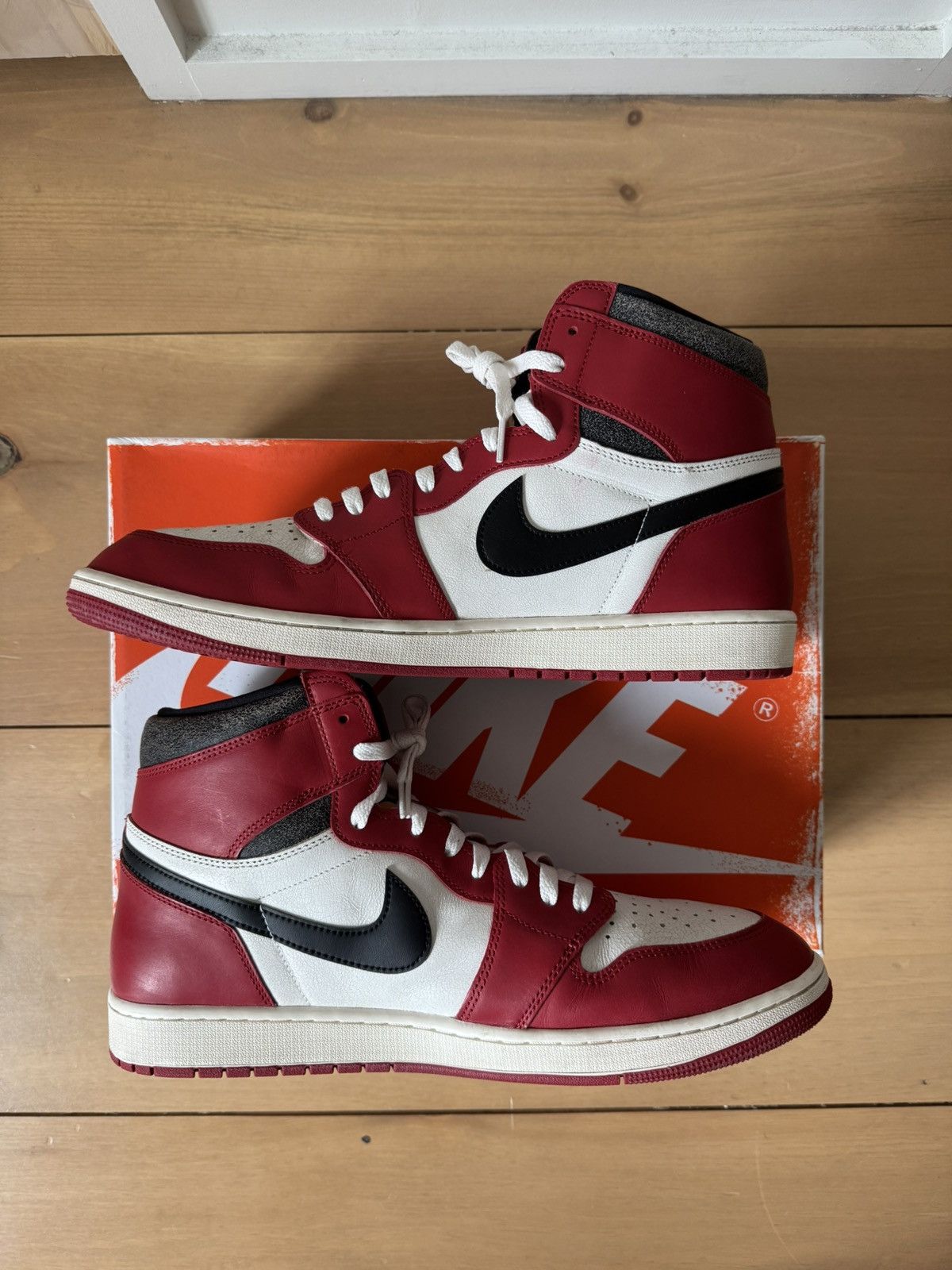 Jordan Brand Air Jordan 1 Retro High OG Chicago Lost & Found Size US 15 / EU 48 - 2 Thumbnail