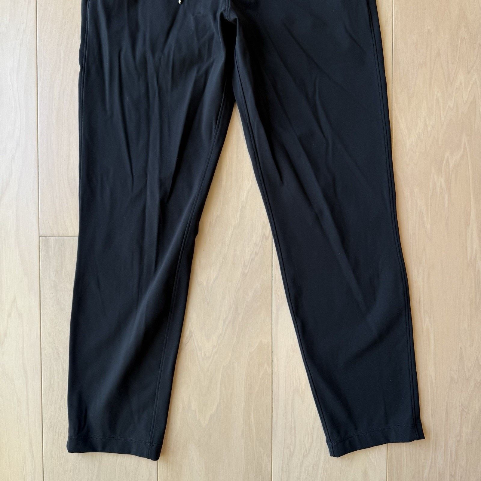 Lululemon Lululemon on the Fly Sweatpants Women's 4 Black Comfy Size 27" / US 4 / IT 40 - 4 Thumbnail