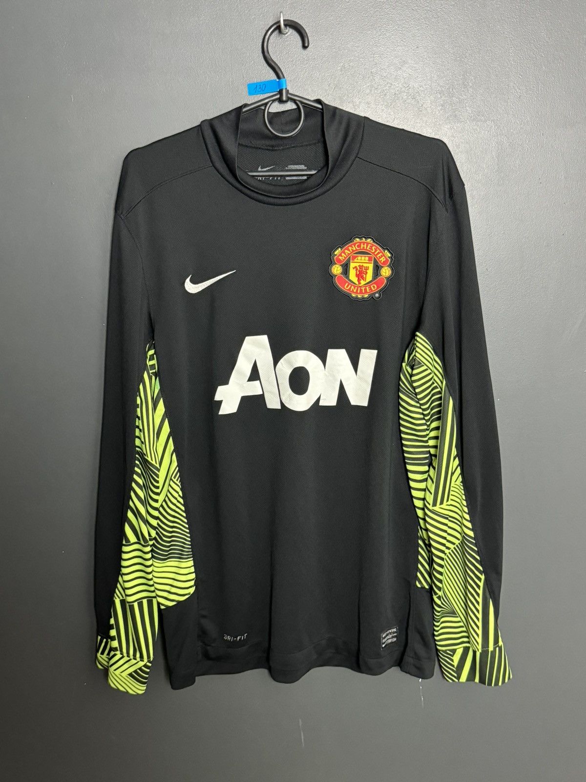 Nike Manchester United 11/12 Goalkeeper Football Jersey Size US M / EU 48-50 / 2 - 1 Thumbnail